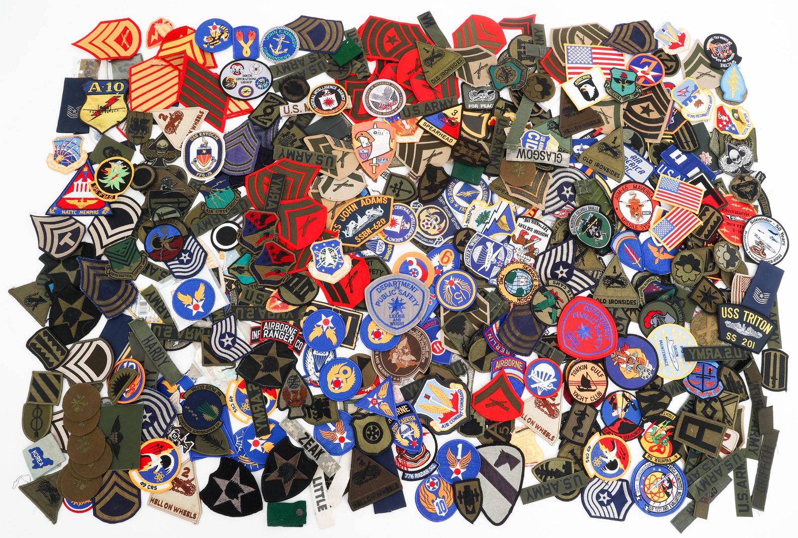 COLD WAR - CURRENT US FORCES INSIGNIA & PATCHES (1 of 18)