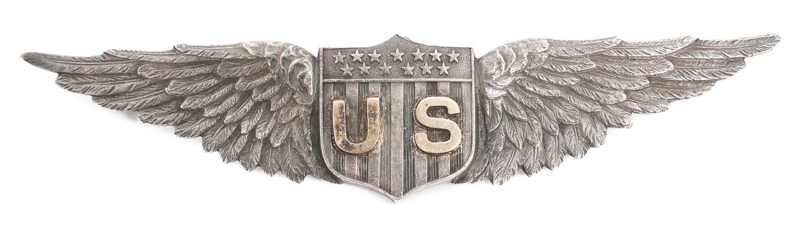 WWI US AIR CORPS 3" PILOT WINGS by TIFFANY & CO: WWI US AIR CORPS 3" PILOT WINGS by TIFFANY & CO WWI US Army Air Corps Pilot 3" Pilot Wings. Gold US center insignia. Maker marked by Tiffany & Co on the reverse. Marked Sterling. Size: 3"