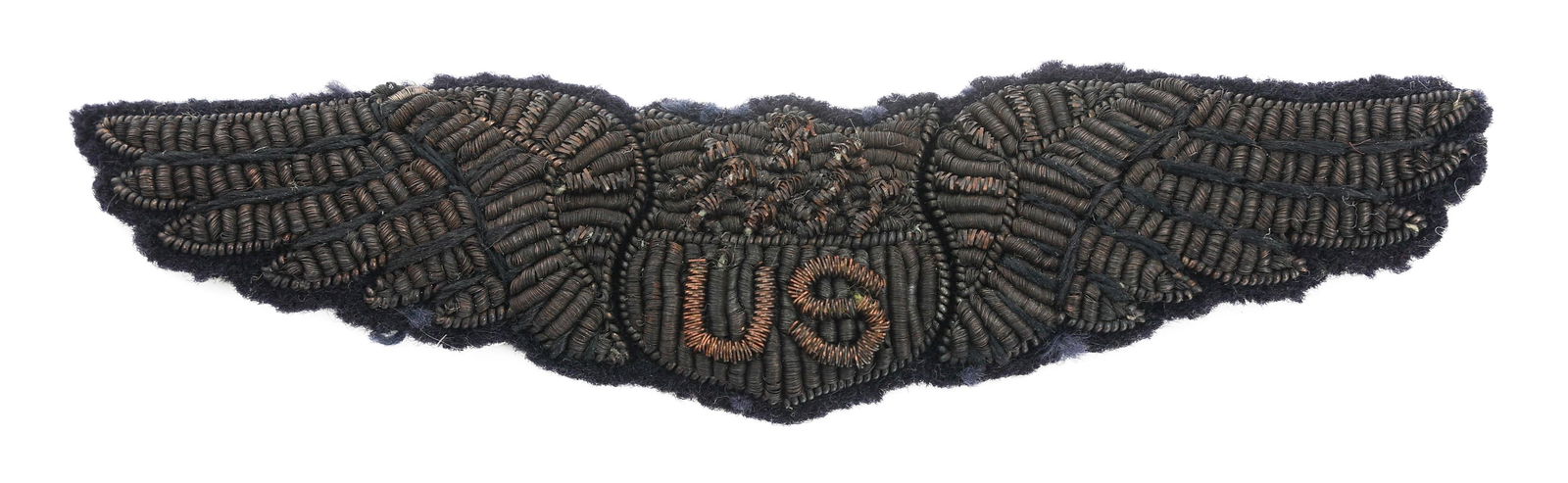 WWI US ARMY AIR CORPS 4" BULLION AVIATOR WINGS: WWI US ARMY AIR CORPS 4" BULLION AVIATOR WINGS WWI US Army Air Corps Aviator Wings. US made, Heavy silver & gold bullion on felt. Size: 3 7/8"