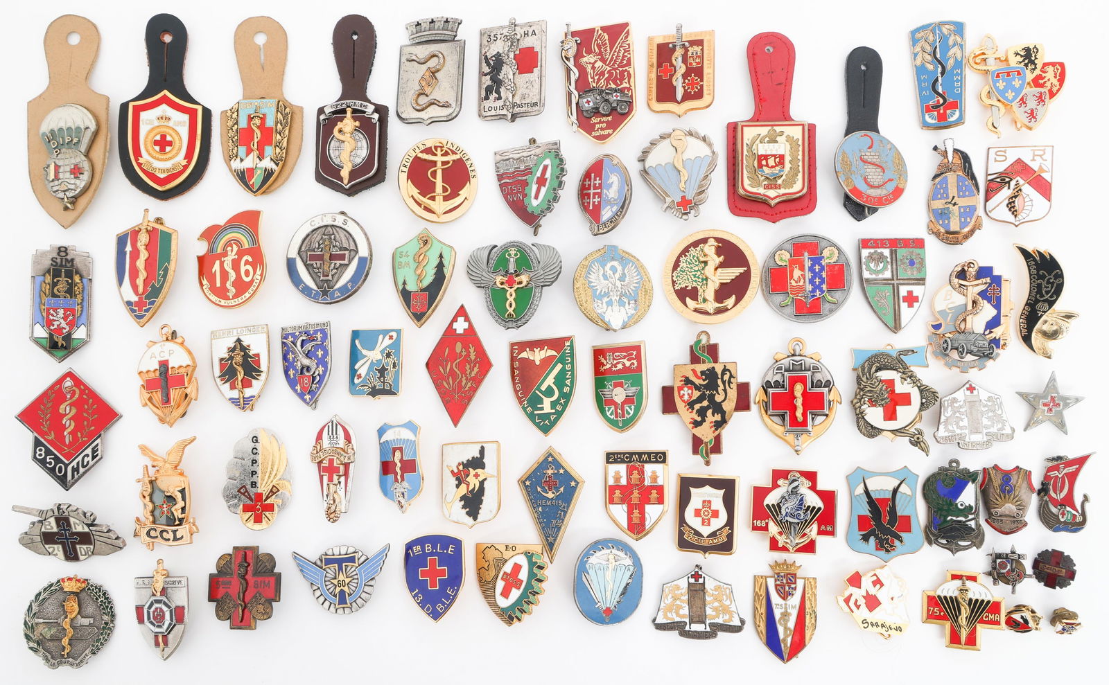 FRENCH ARMY & MEDICAL UNIT INSIGNIA (1 of 17)