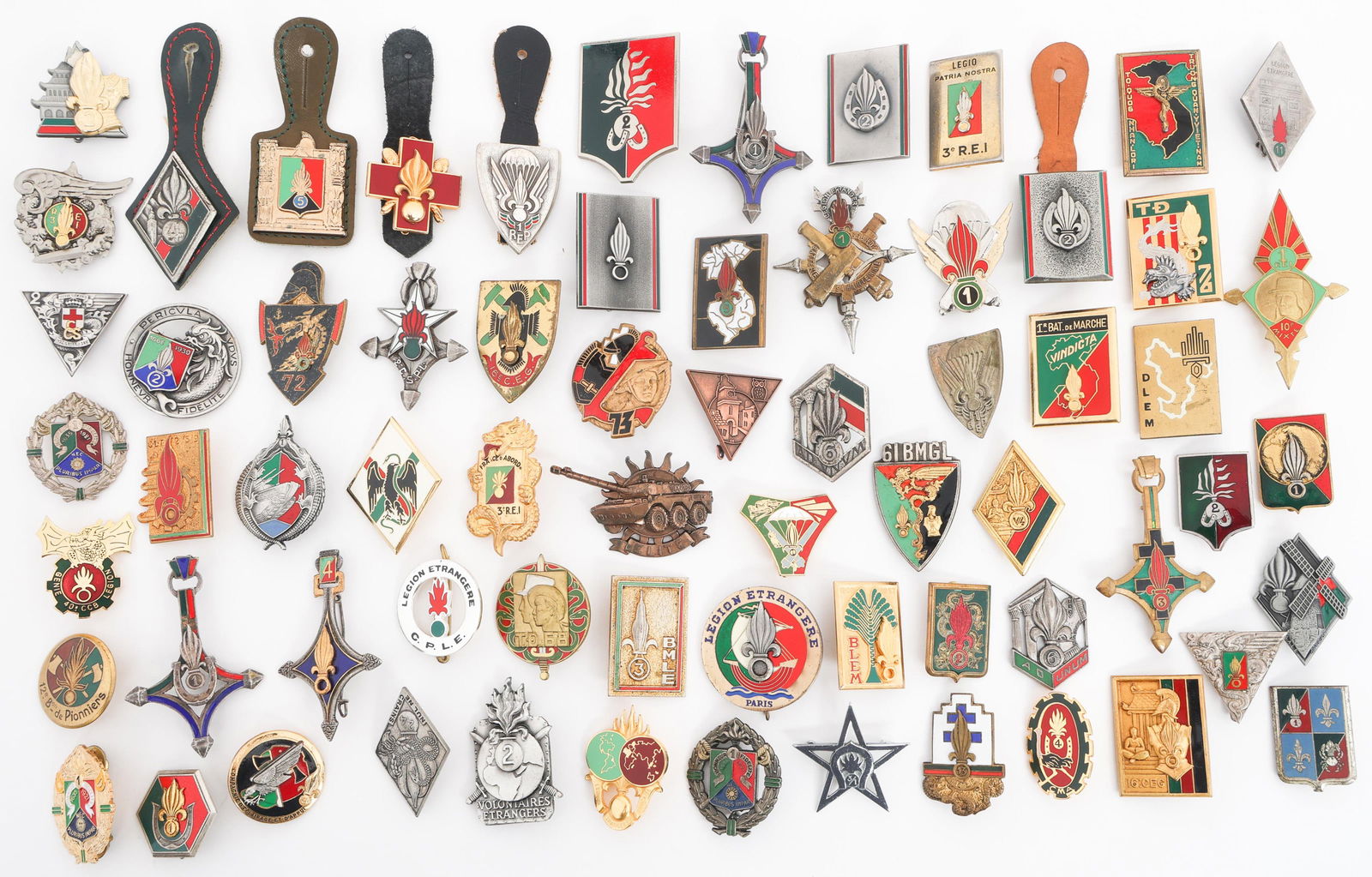 FRENCH FOREIGN LEGION UNIT INSIGNIA (1 of 17)