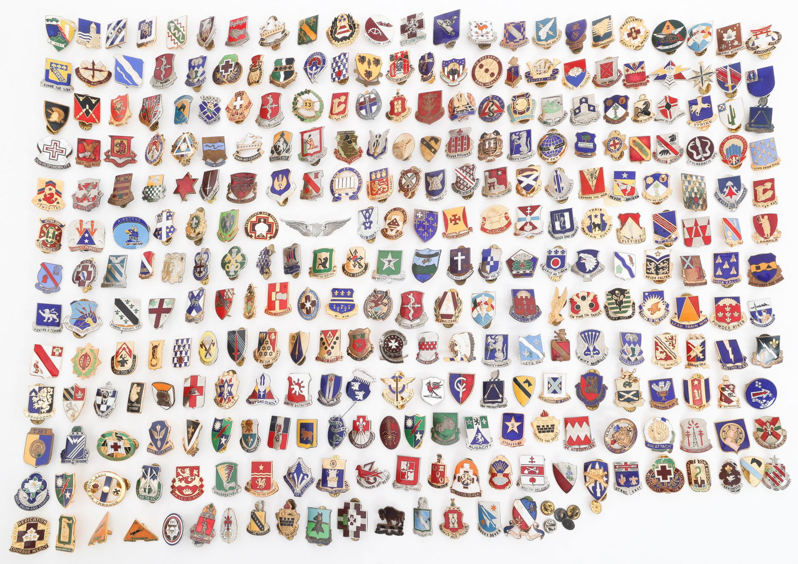 COLD WAR - CURRENT US ARMED FORCES DUI PINS (1 of 19)