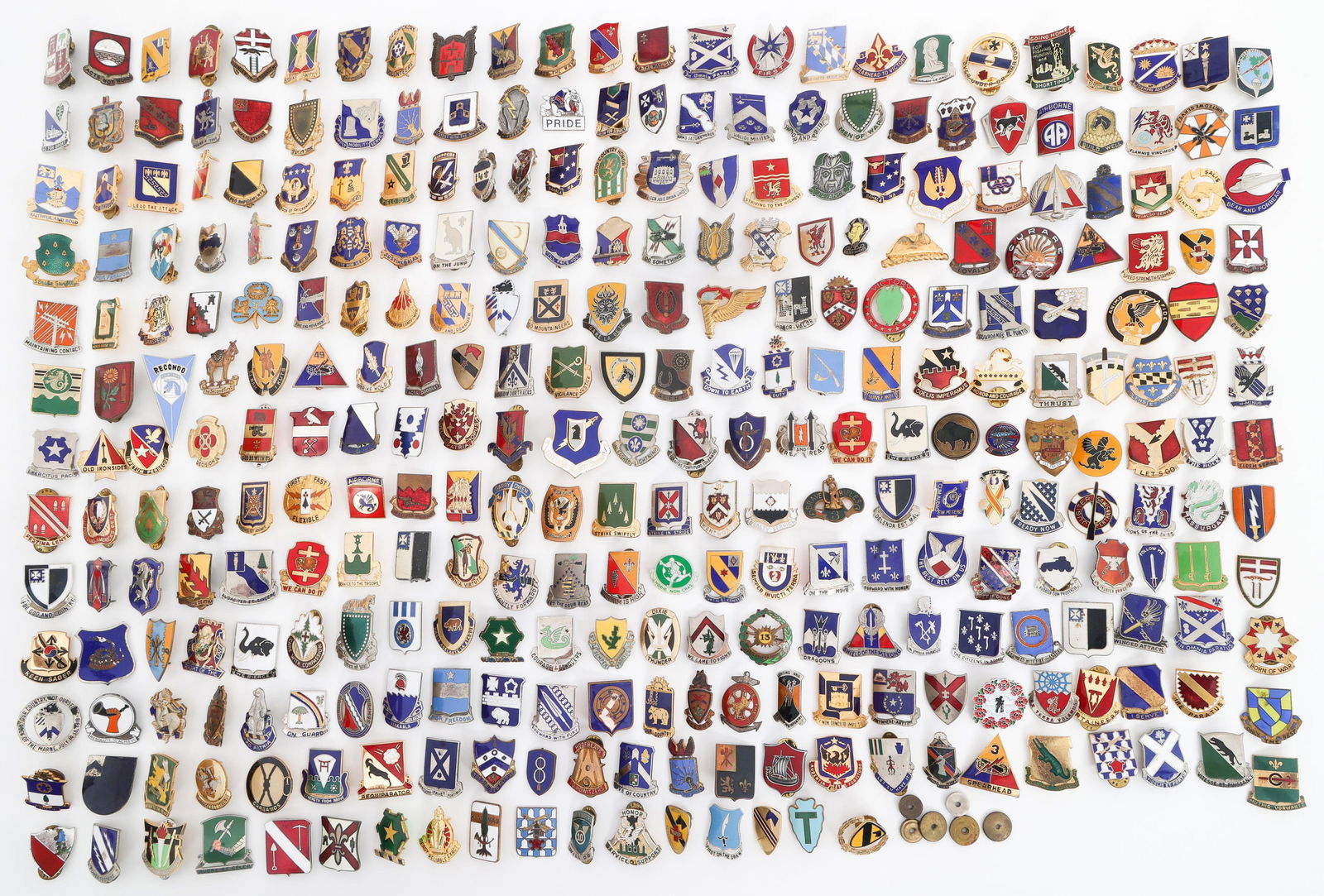 COLD WAR - CURRENT US ARMED FORCES DUI PINS (1 of 18)