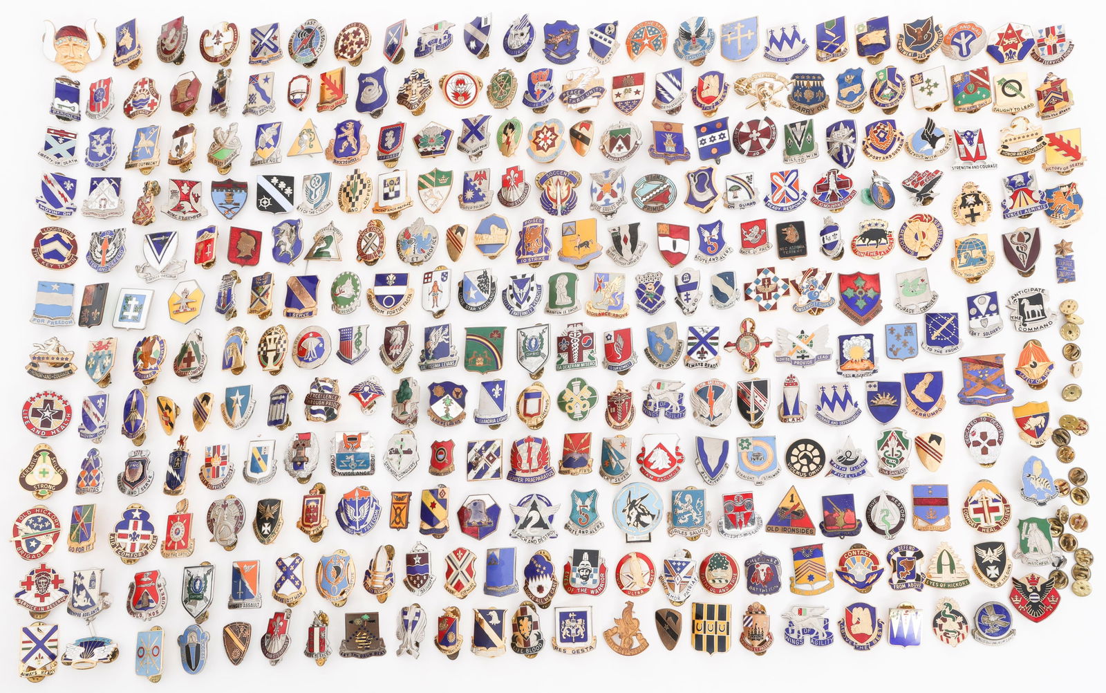 COLD WAR - CURRENT US ARMED FORCES DUI PINS (1 of 18)