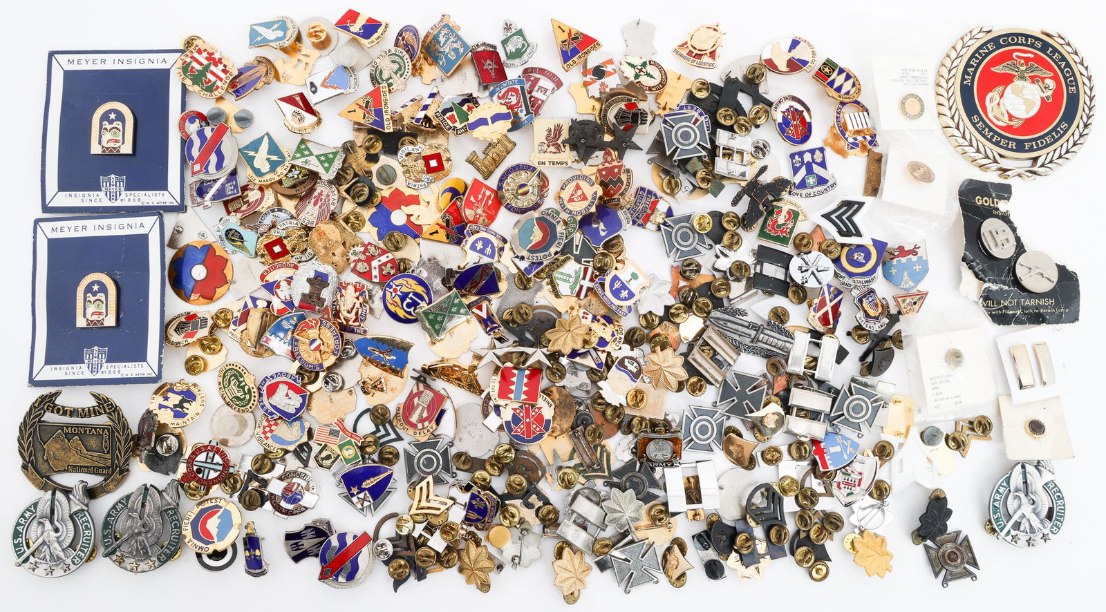 COLD WAR - CURRENT US ARMED FORCES PINS & INSIGNIA (1 of 12)