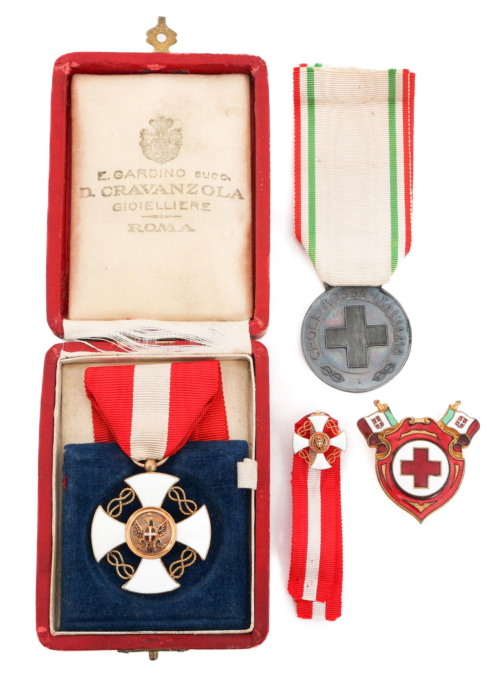 WWI ORDER OF THE CROWN OF ITALY & RED CROSS MEDAL (1 of 11)