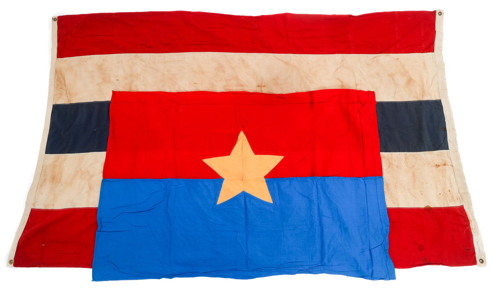 SAIGON MARKET THAILAND & VIETCONG BATTLE FLAGS (1 of 20)