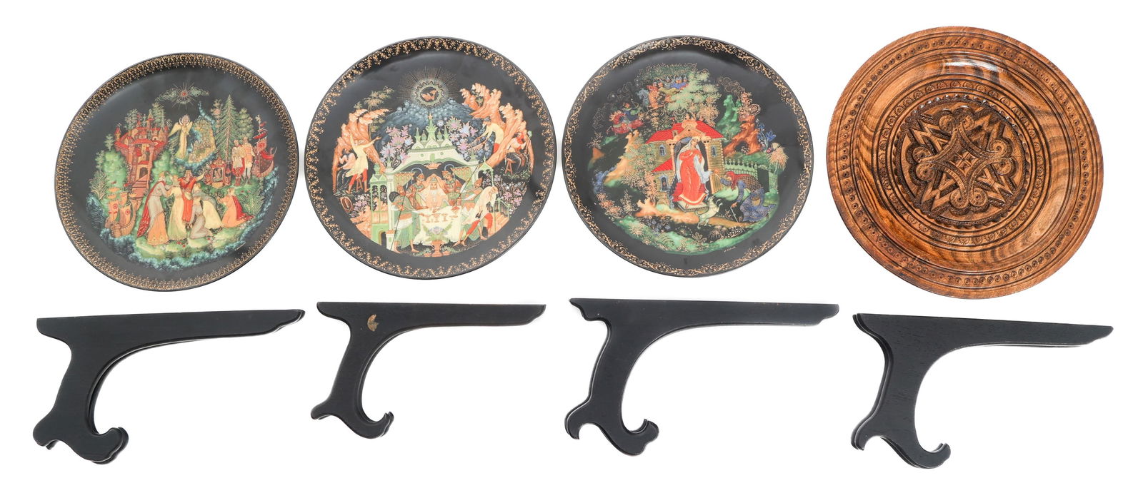 COLD WAR RUSSIAN FAIRY TALE DECORATIVE PLATES: COLD WAR RUSSIAN FAIRY TALE DECORATIVE PLATES Cold War Russian "Fairy Tale" Decorative Plates. Part of a limited edition collection Vinogradoff porcelain plates by Bradex, based on Alexander Pushkin's