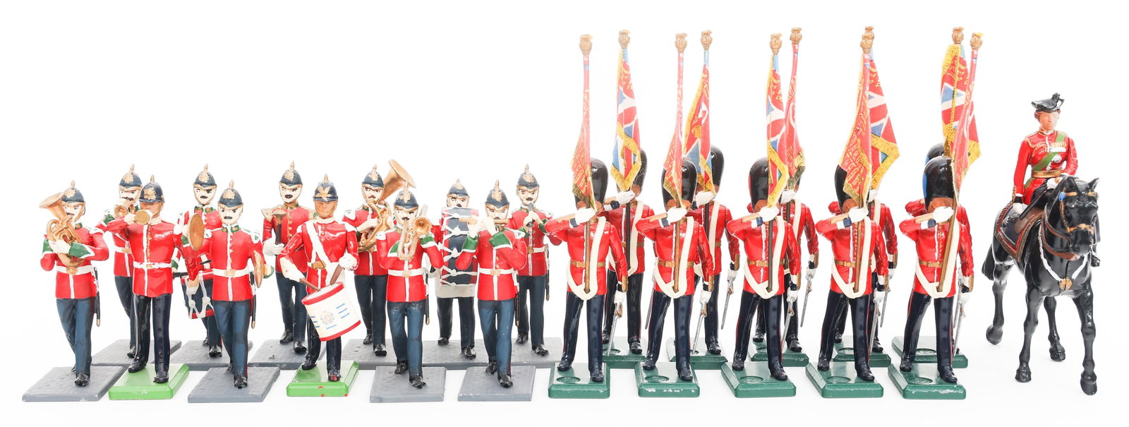 UK 24th WELSH BORDERER & REGIMENTAL FLAG FIGURINES (1 of 16)