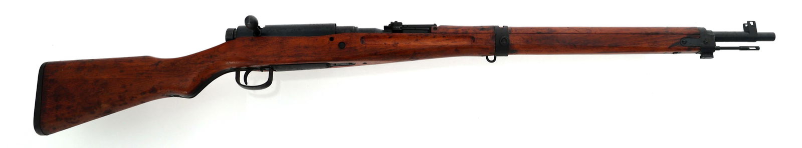 WWII NAGOYA TYPE 99 7.7x58mm CALIBER ARISAKA RIFLE: WWII NAGOYA TYPE 99 7.7x58mm CALIBER ARISAKA RIFLE WWII Japanese type 99 7.7x58mm caliber bolt action rifle. Series 4. Intact mum. Serial numbers match on receiver, bayonet lug, bolt, extractor, firin
