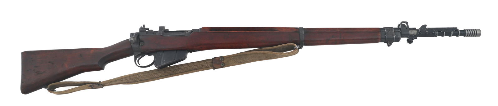 WWII US SAVAGE NO.4 MK I* .303 BRITISH CAL RIFLE: WWII US SAVAGE NO.4 MK I* .303 BRITISH CAL RIFLE WWII US Savage No4 MkI* .303 British caliber bolt action rifle. Receiver stamped US Property. Protected front sight. Adjustable rear sight. Bayonet lug