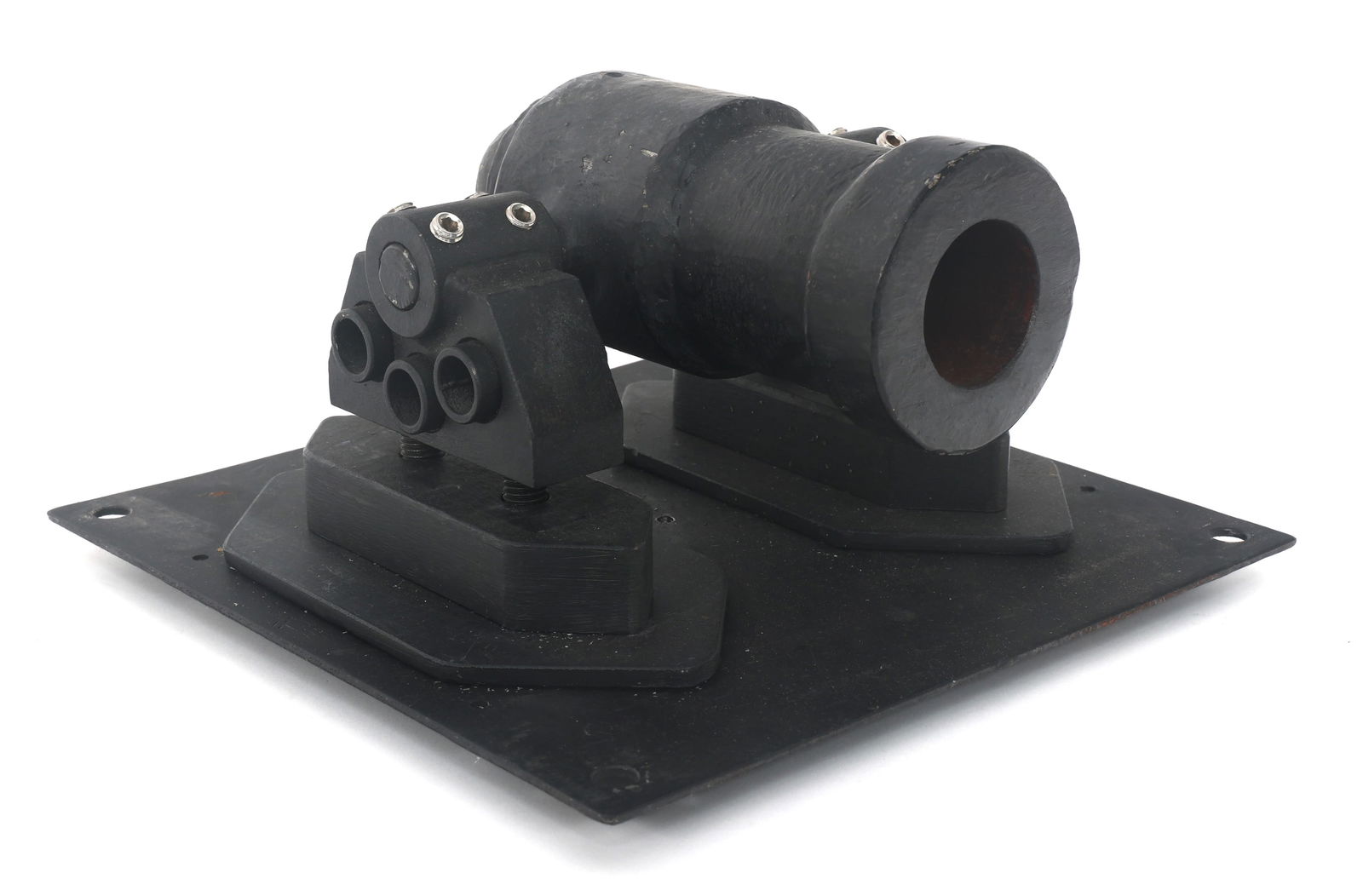 BLACK POWDER SIGNAL CANNON: BLACK POWDER SIGNAL CANNON Black powder signal cannon. Six inch barrel with 1.75" diameter bore. Wood base. Two rods. Fuse. Manuals. Caliber / Gauge: 1.75 Barrel Length: 6" Classification: