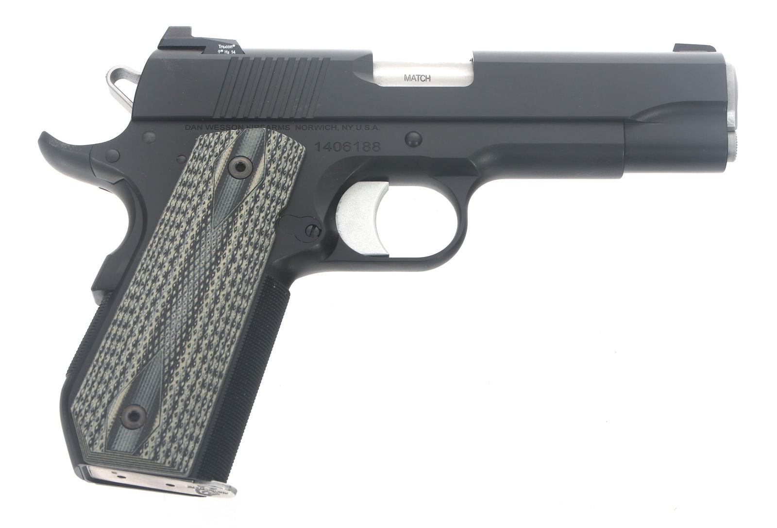 DAN WESSON VALOR 45 ACP CALIBER SEMI AUTO PISTOL (1 of 12)