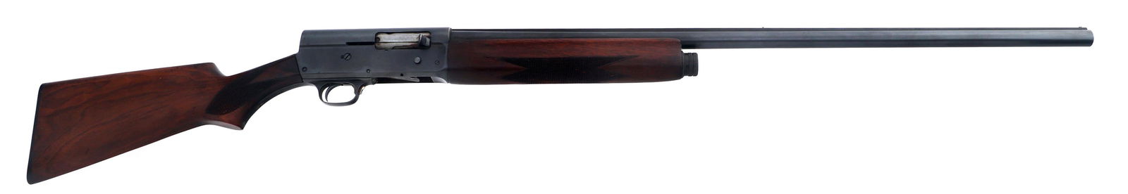 REMINGTON MODEL 11 12 GAUGE SEMI AUTO SHOTGUN: REMINGTON MODEL 11 12 GAUGE SEMI AUTO SHOTGUN Remington Model 11 12 gauge semi automatic shotgun. 2.75" shells. Fixed Full choke. Full rib barrel with inline two bead sight. Checkered wood stock with