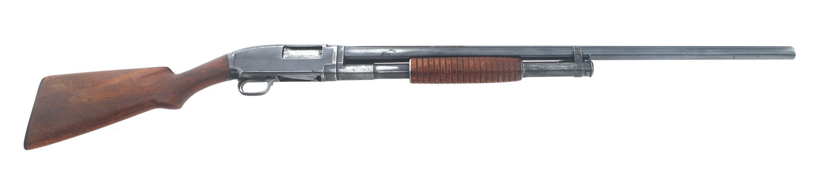 1916 WINCHESTER MODEL 12 12 GAUGE SHOTGUN: 1916 WINCHESTER MODEL 12 12 GAUGE SHOTGUN 1916 Winchester Model 12 12 gauge pump action shotgun. 2.75" chamber. Fixed Full choke. Full rib barrel with bead front sight. Wood stock with composite butt