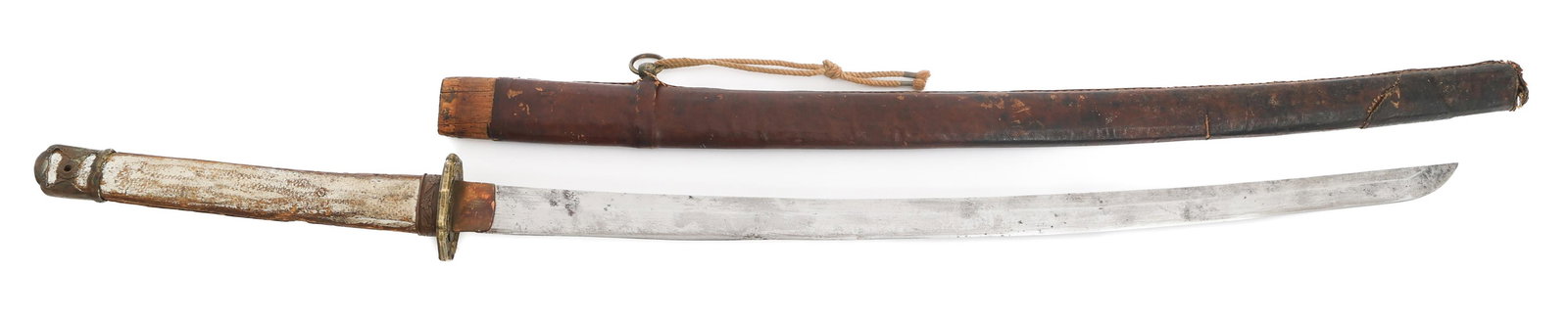 WWII IMPERIAL JAPANESE ARMY TYPE 98 SHIN-GUNTO: WWII IMPERIAL JAPANESE ARMY TYPE 98 SHIN-GUNTO WWII Imperial Japanese Army Officer Type 98 Shin-Gunto Sword. Single edged, slightly curved blade with no visible Hamon. Brass Habaki, Tsuba, Seppas and