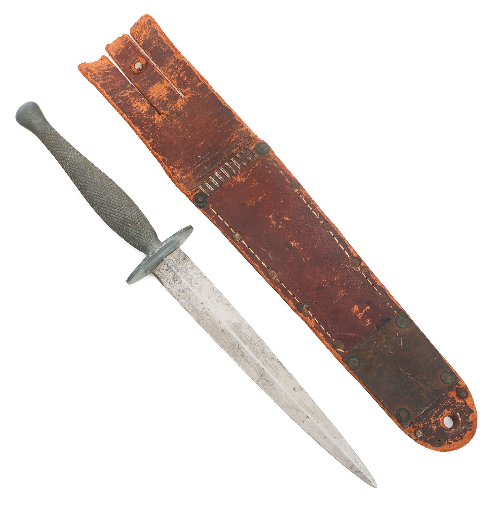 WWII USMC MARINE RAIDER STILETTO KNIFE by CAMILLUS: WWII USMC MARINE RAIDER STILETTO KNIFE by CAMILLUS WWII US Marine Corps Marine Raider Stiletto Knife by Camillus. Double edged, bright, stiletto blade with USMC in banner scroll acid etched on one sid