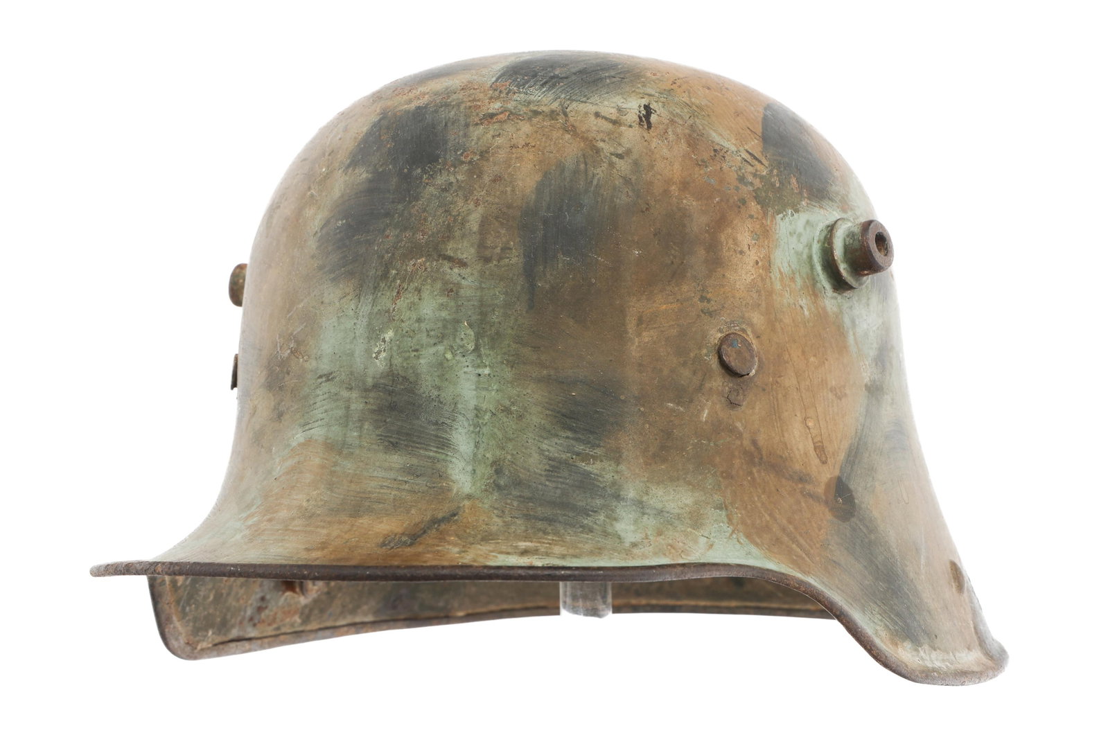 WWI IMPERIAL GERMAN M16 REPAINTED HELMET SHELL: WWI IMPERIAL GERMAN M16 REPAINTED HELMET SHELL WWI Imperial German M16 Repainted Combat Helmet Shell. No visible maker marks. 3 color paint camouflage. Size: Large