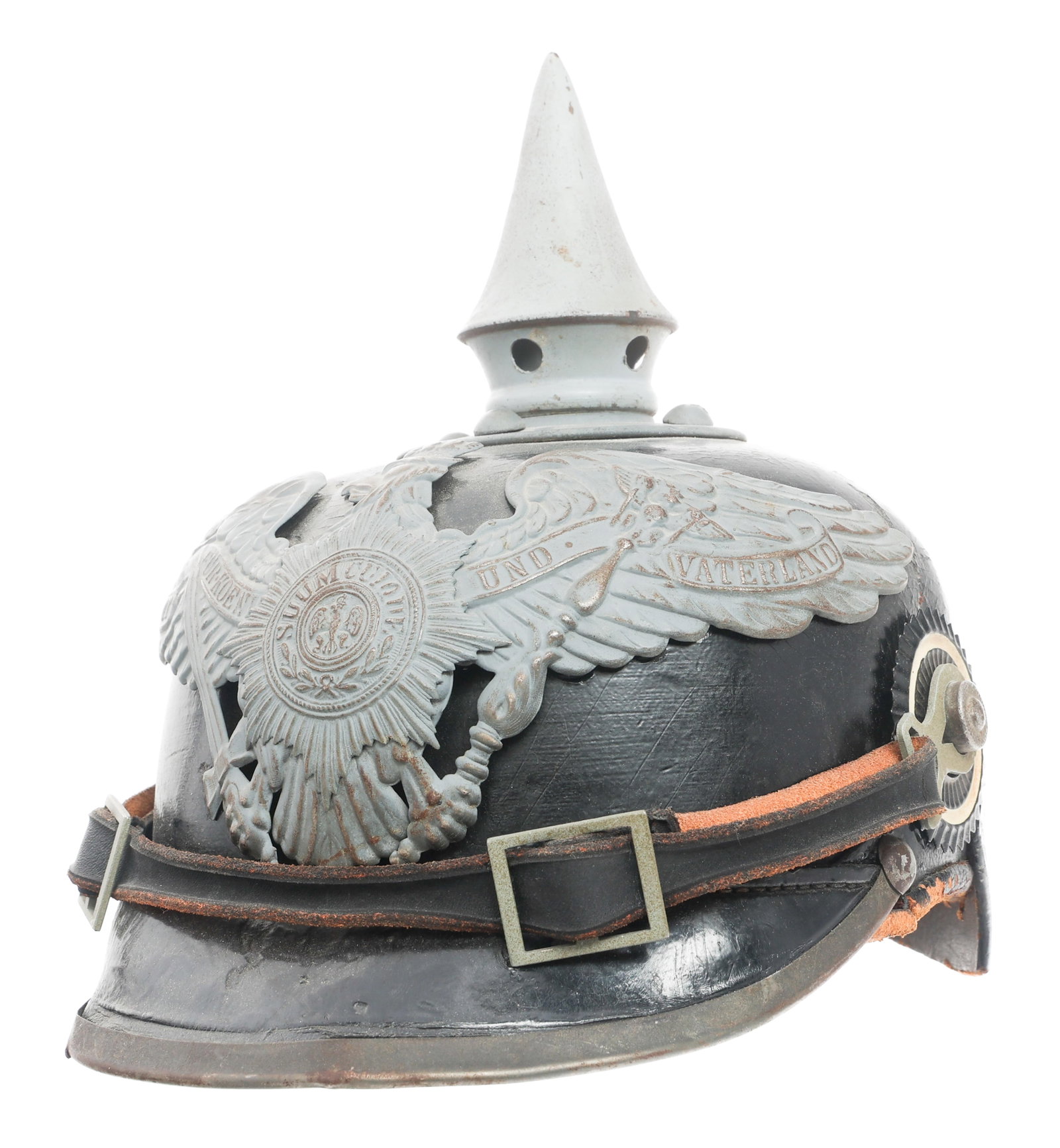 IMPERIAL GERMAN PRUSSIAN GARDE M1915 PICKELHAUBE: IMPERIAL GERMAN PRUSSIAN GARDE M1915 PICKELHAUBE Imperial German Prussian Garde Infantry M1915 Enlisted Pickelhaube. Black leather hard shell with painted steel visor trim, rear spine, and removable s