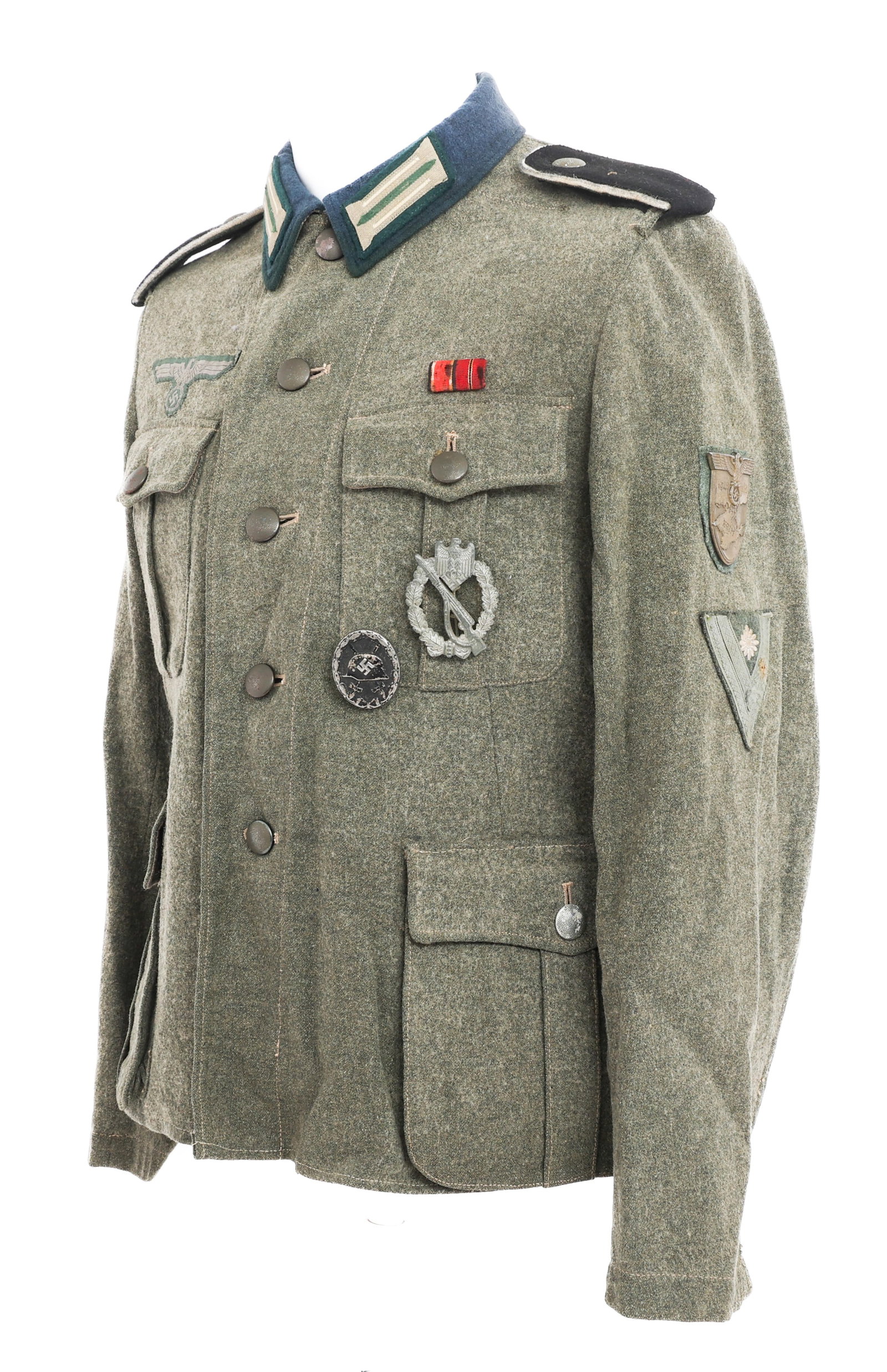 WWII GERMAN HEER OBERGEFREITER M36 FIELD TUNIC: WWII GERMAN HEER OBERGEFREITER M36 FIELD TUNIC WWII German Heer Infantry Obergefreiter M36 Wool Field Tunic. Medic pouch. Obergefreiter Rank chevron, Crimea sleeve shield. Enlisted shoulder boards and