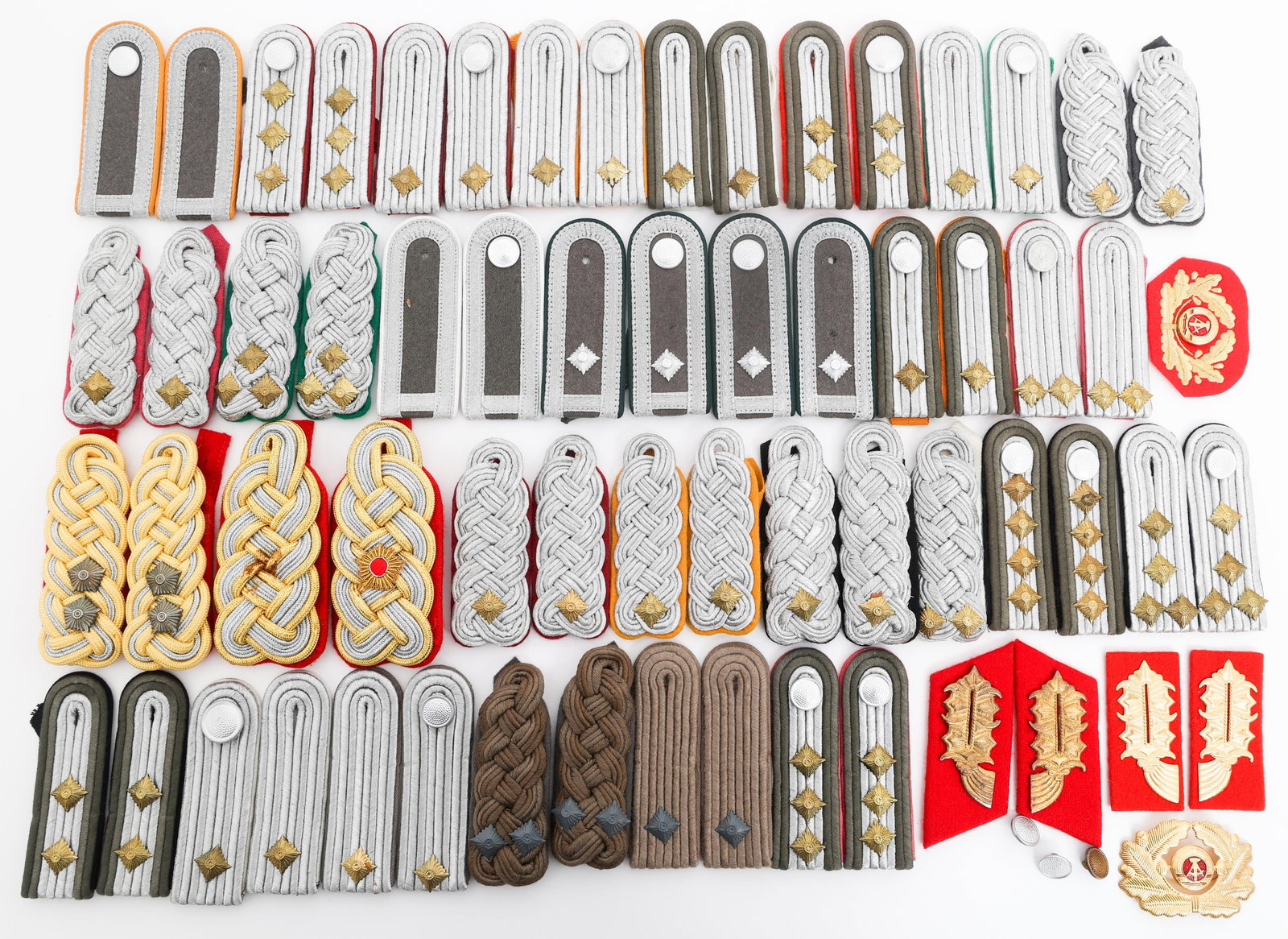 COLD WAR EAST GERMAN RANK SHOULDER BOARDS & COLLAR: COLD WAR EAST GERMAN RANK SHOULDER BOARDS & COLLAR Cold War East German Enlisted and Officer Shoulder Boards and Collar Tabs. Includes epaulet ranks Ensign, Major, and Marshall. Panzer and Infantry. (