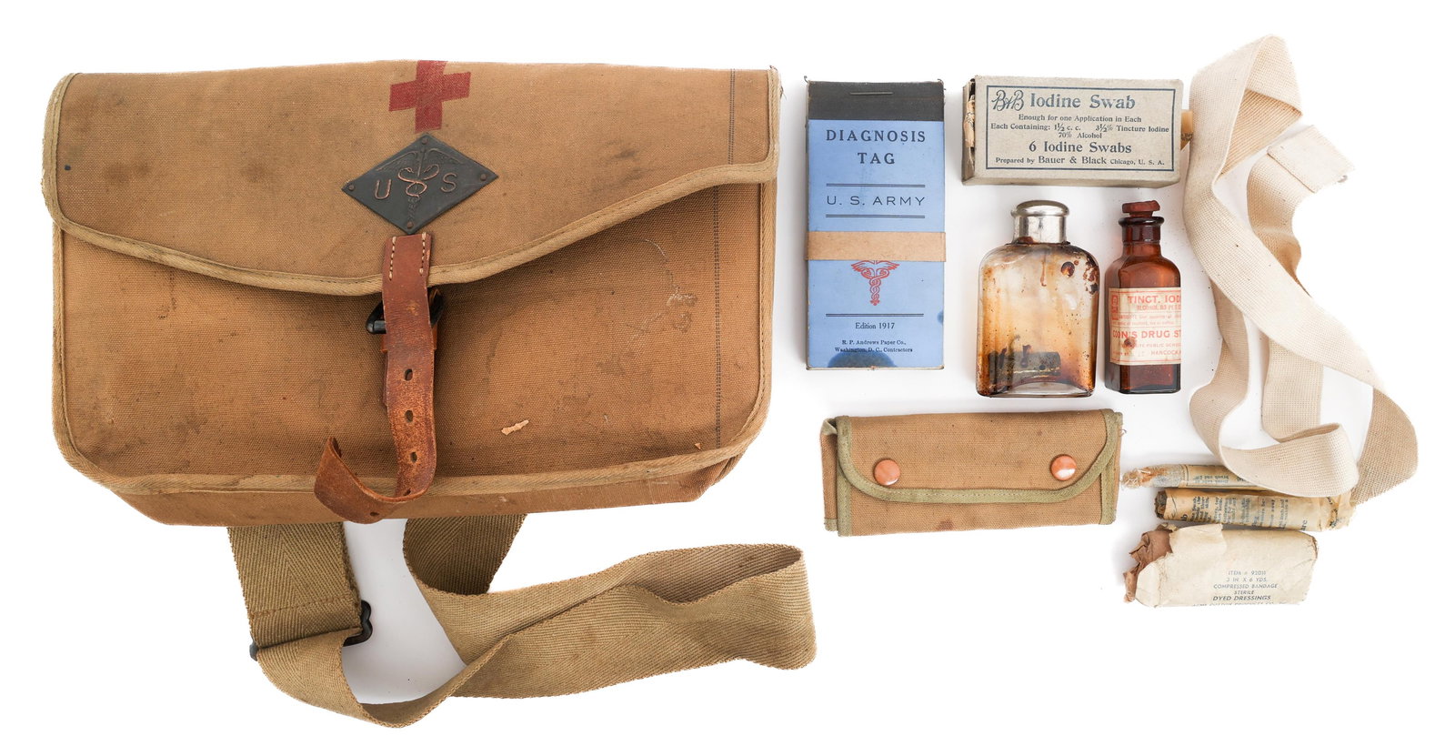 WWI US HOSPITAL CORPS POUCH AND MEDICAL GEAR (1 of 12)