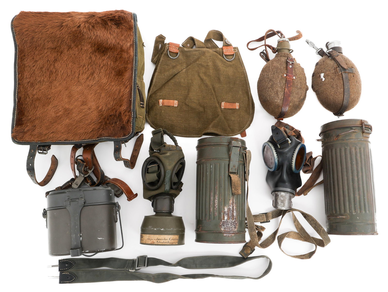 WWI - WWII GERMAN GAS MASK, TORNISTER & FIELD GEAR (1 of 18)