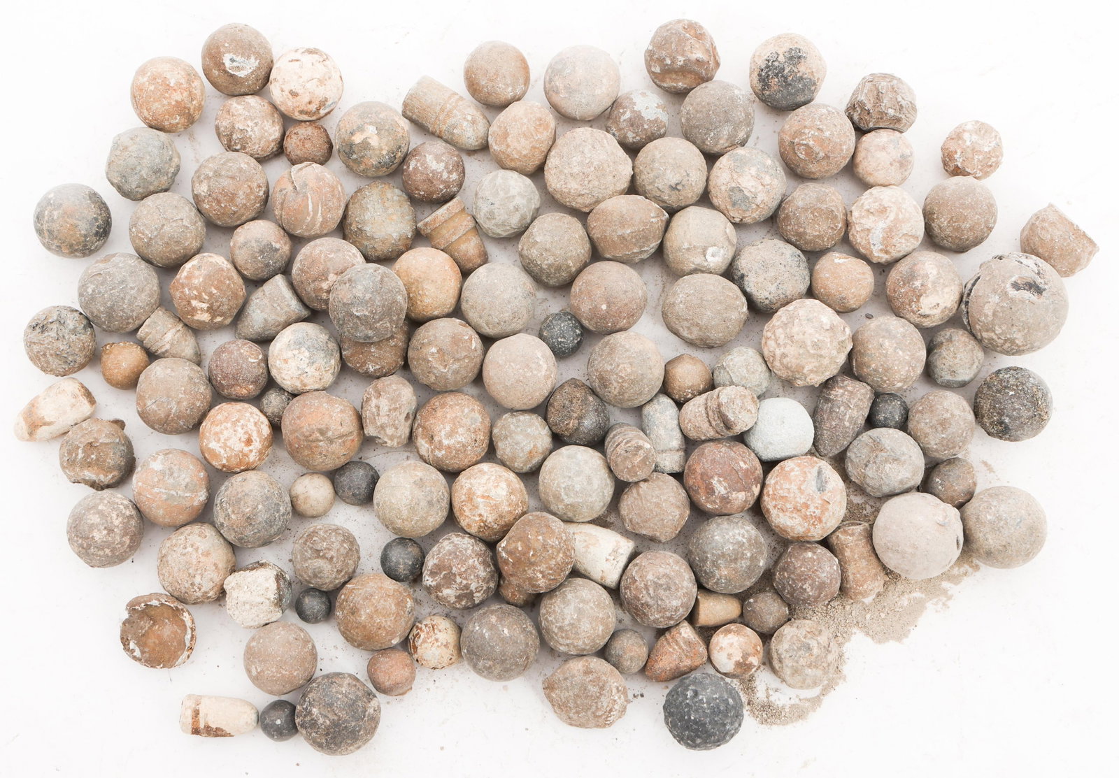 CIVIL WAR DUG RELICS MINIE BALL ROUNDS: CIVIL WAR DUG RELICS MINIE BALL ROUNDS Civil War dug relic Minie Ball Rounds. Calibers range from 48 caliber to 88 caliber. Weight: 3.1 lb