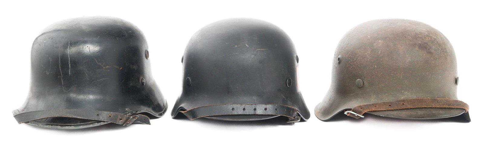REFURBISHED WWII GERMAN M35, M42 & PARADE HELMETS (1 of 18)