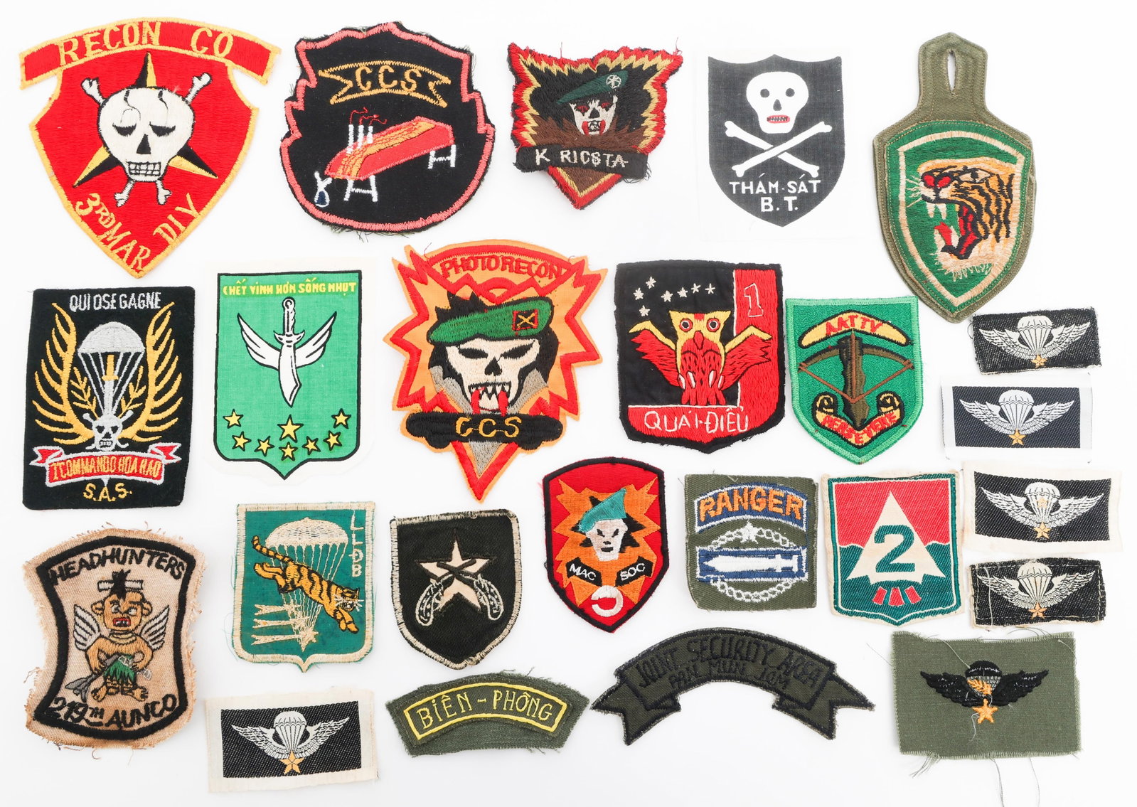 VIETNAM WAR US ARMY SPECIAL FORCES UNIT PATCHES: VIETNAM WAR US ARMY SPECIAL FORCES UNIT PATCHES Vietnam War US Army Special Forces Patches. Services and Units include Photo Recon, 3rd Marine Division Recon Company, 1st Commandos S.A.S.,