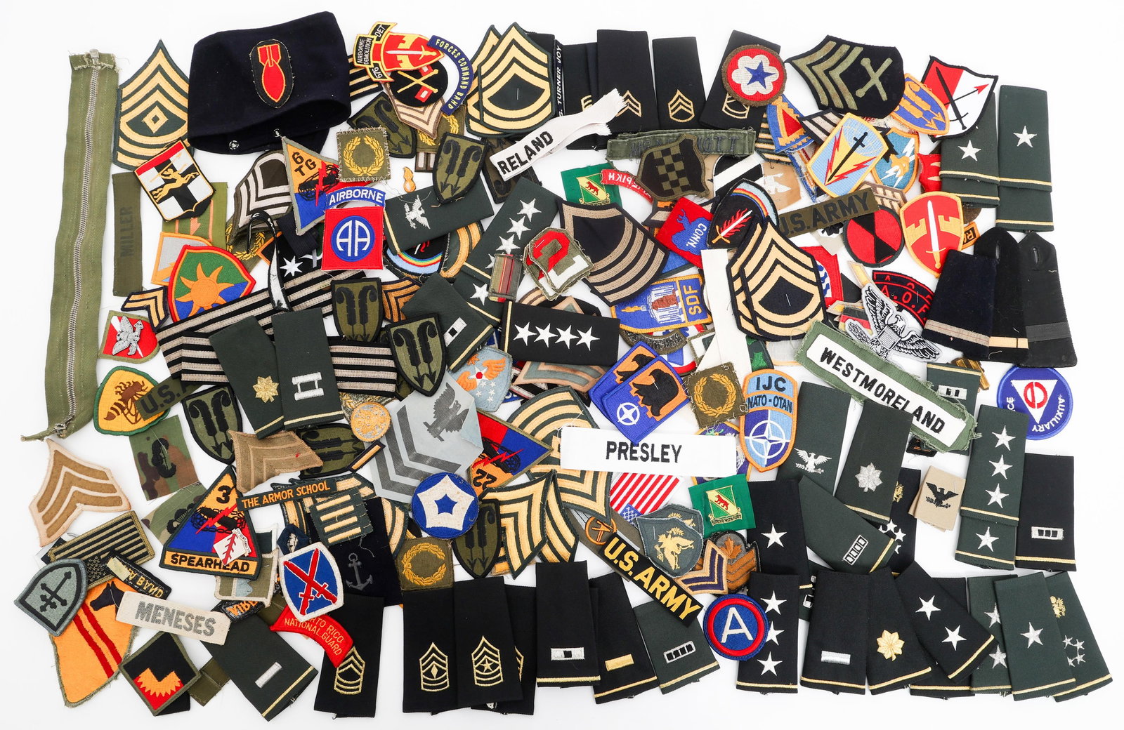 COLD WAR - CURRENT US RANKS & SHOULDER PATCHES (1 of 16)