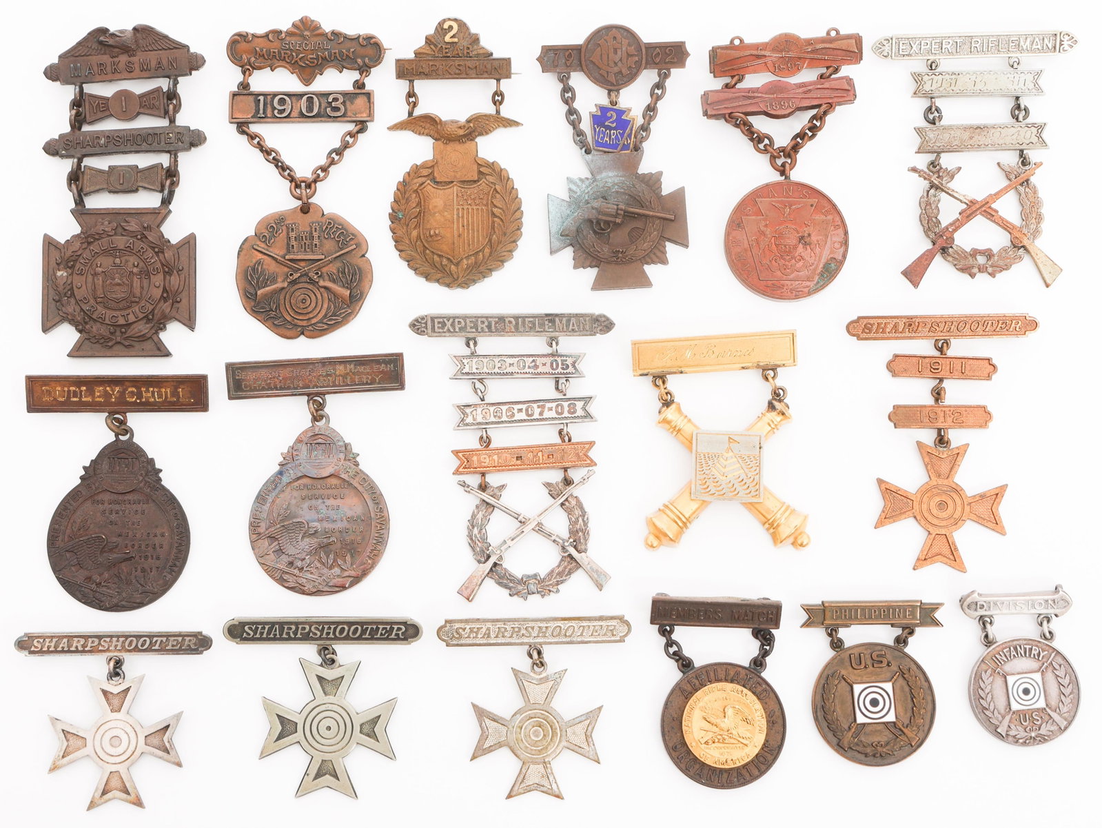 1902 - WWI NAMED & UNNAMED US ARMY MEDALS & BADGES (1 of 16)