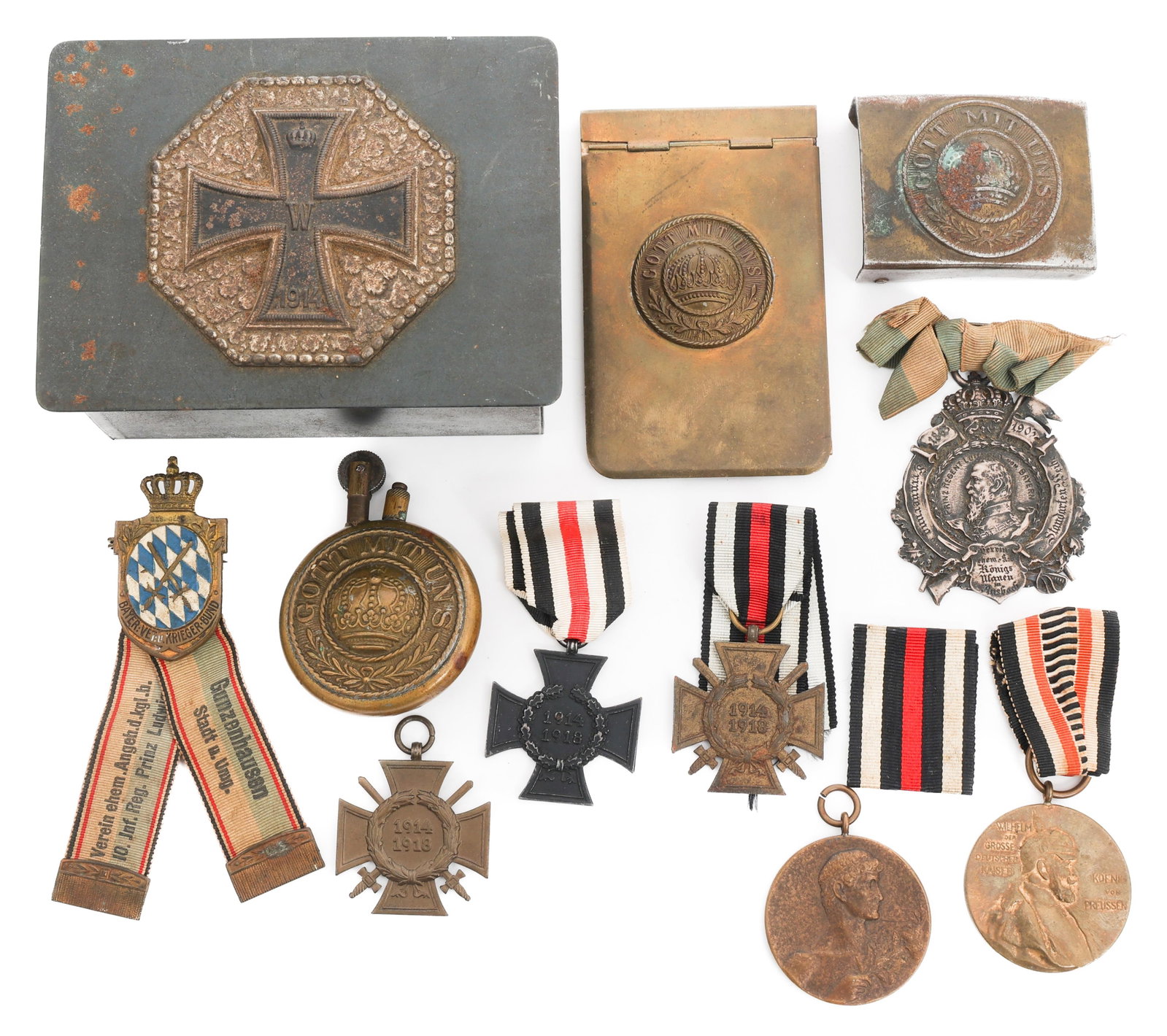 WWI GERMAN AND BAVARIAN MEDALS, BUCKLE, AND BOX: WWI GERMAN AND BAVARIAN MEDALS, BUCKLE, AND BOX WWI German Medals, Belt Buckle, and Box. (1) WWI Bavarian Veterans Member Medal with ribbons. (1) Iron Cross decoration Presentation Box. (3) WWI German