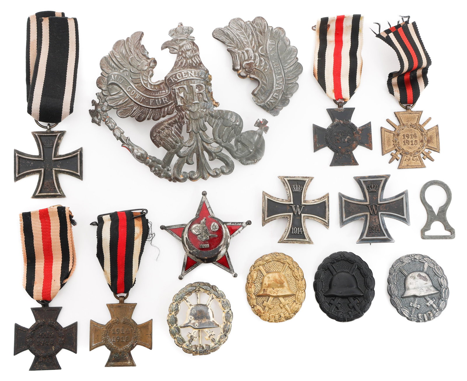 WWI IMPERIAL GERMAN IRON CROSS, BADGES, AND MEDALS (1 of 16)