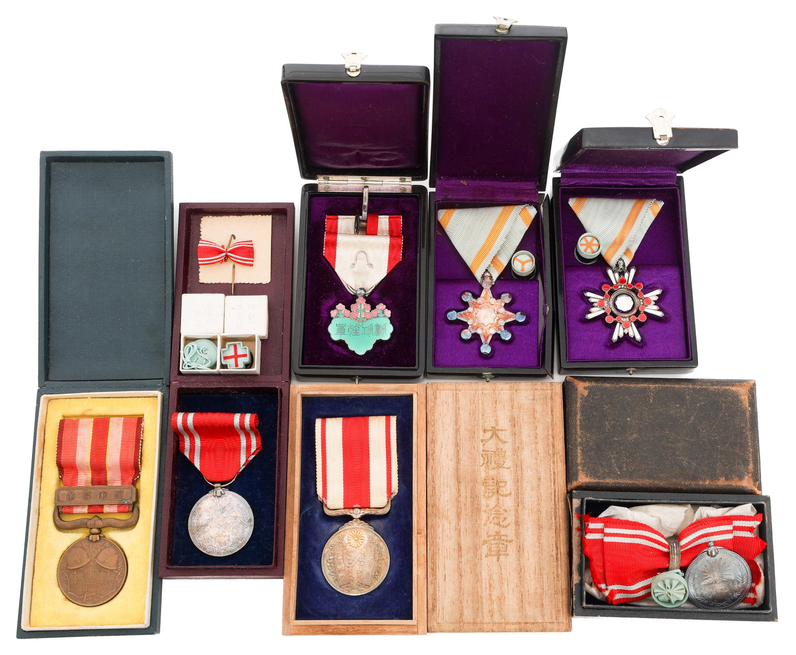 WWI - 1930s IMPERIAL JAPANESE ARMY ORDERS & MEDALS (1 of 12)