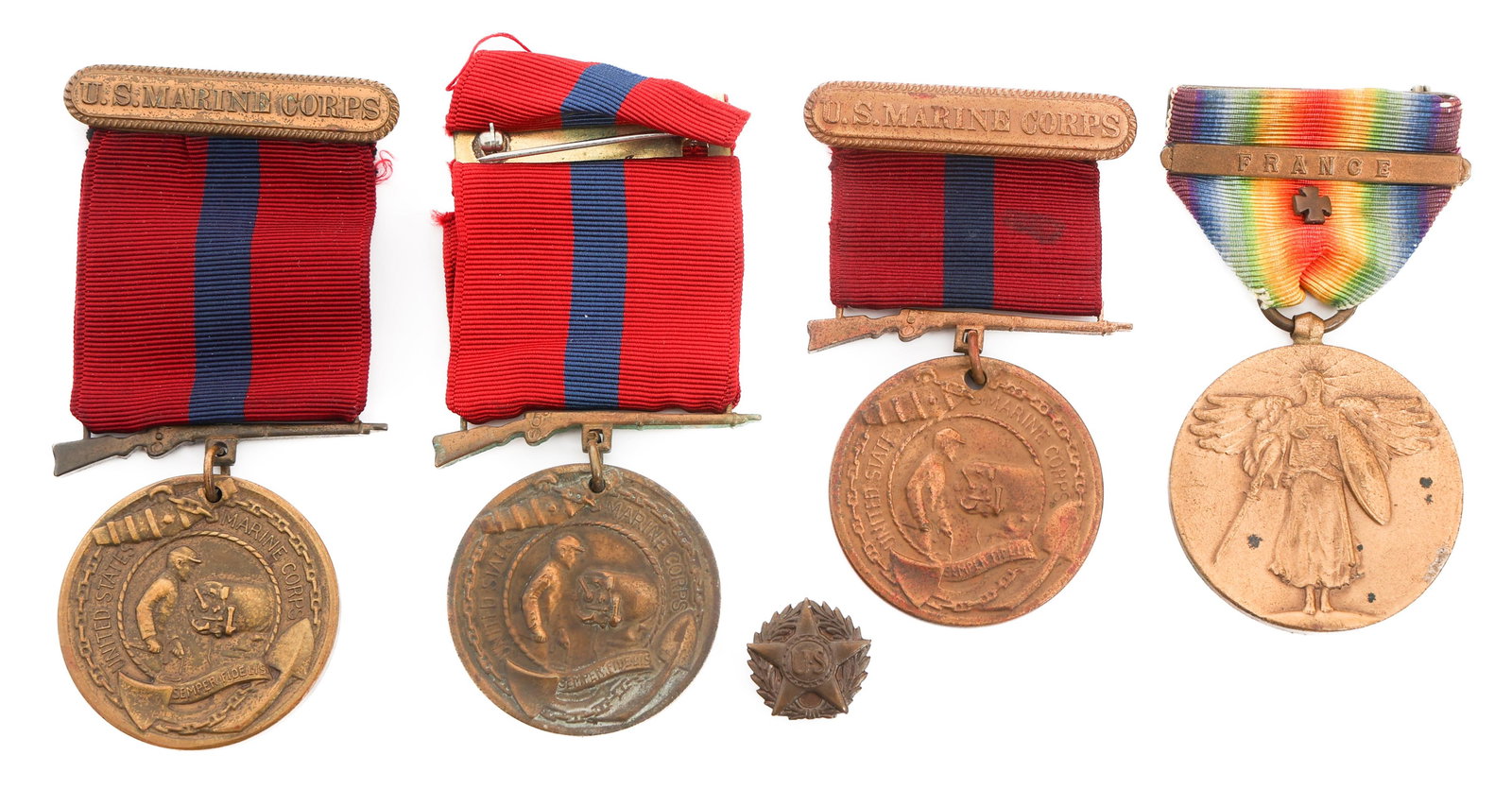 WWI - WWII US NAMED GOOD CONDUCT & VICTORY MEDALS (1 of 13)