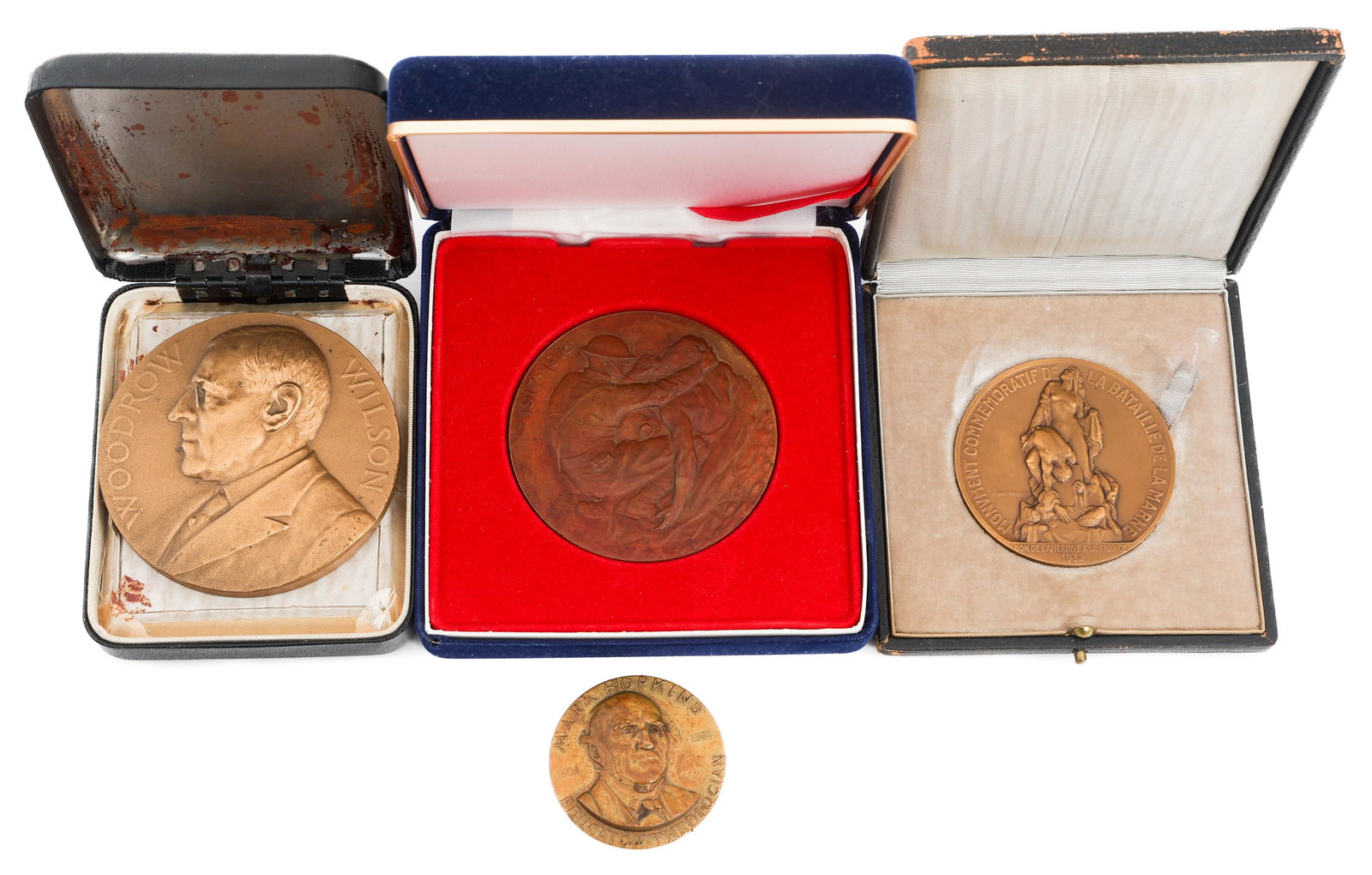 WWI - WWII US CHAPLAINS & FRENCH MEDALLIONS: WWI - WWII US CHAPLAINS & FRENCH MEDALLIONS WWI US Chaplains & French Medallions. (1) US Army Chaplains Bronze Medallion. Designer Laura G. Fraser, 1930 named on the obverse. Box not original. (1) Bro