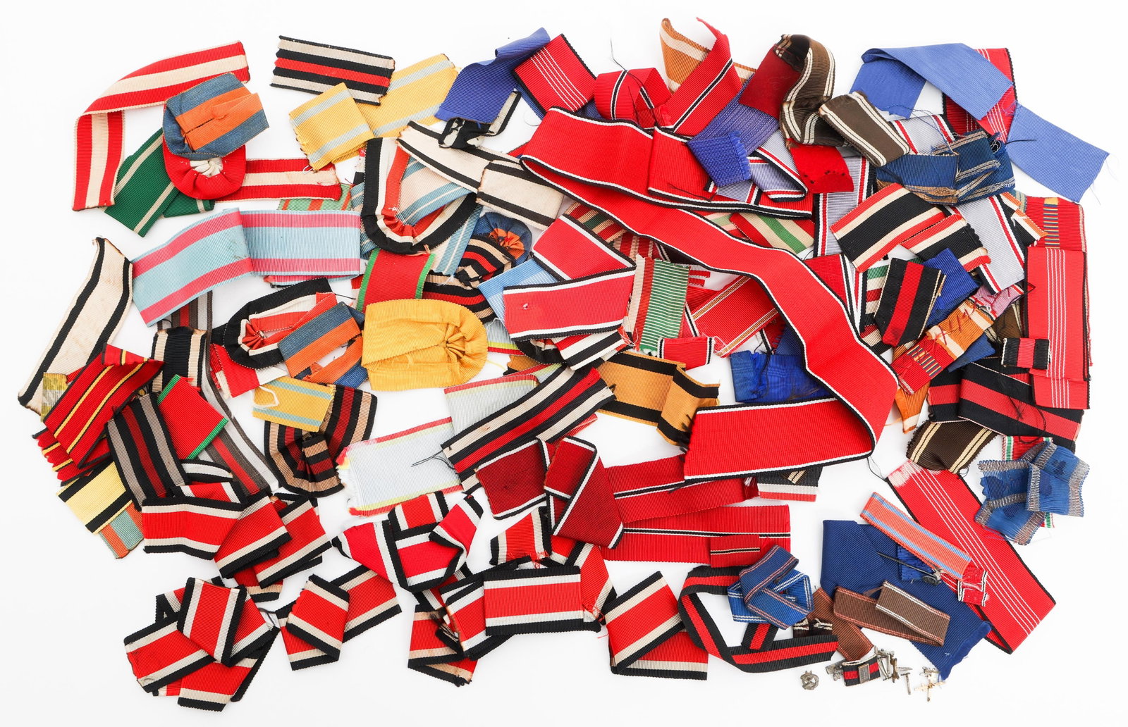 WWII GERMAN MEDALS REPLACEMENT RIBBONS: WWII GERMAN MEDALS REPLACEMENT RIBBONS WWII German Medal Replacement Ribbons, Service Bar Ribbons and Device Pins. (90+) Medal Ribbons and Service Bar Ribbons. For various awards. (9) Service Ribbon B