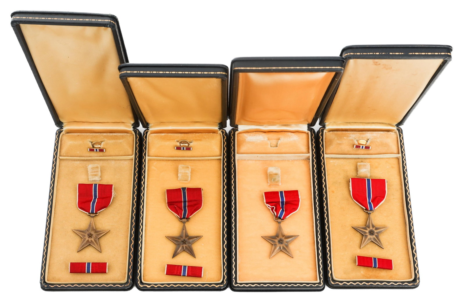 WWII US ARMY NAMED BRONZE STAR MEDALS IN BOXES (1 of 20)