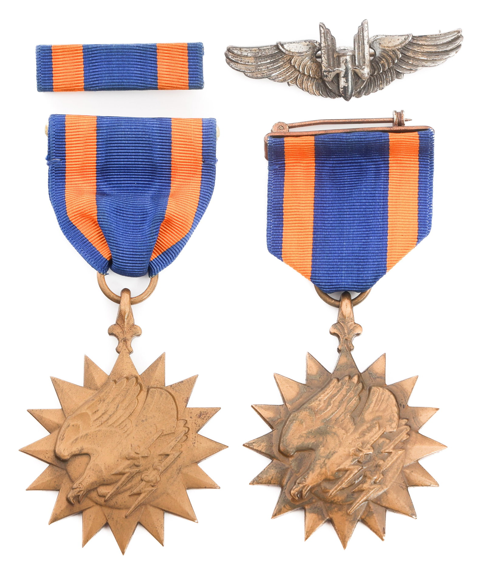 WWII USAAF NAMED AIR MEDALS & BOMBARDIER WINGS (1 of 10)