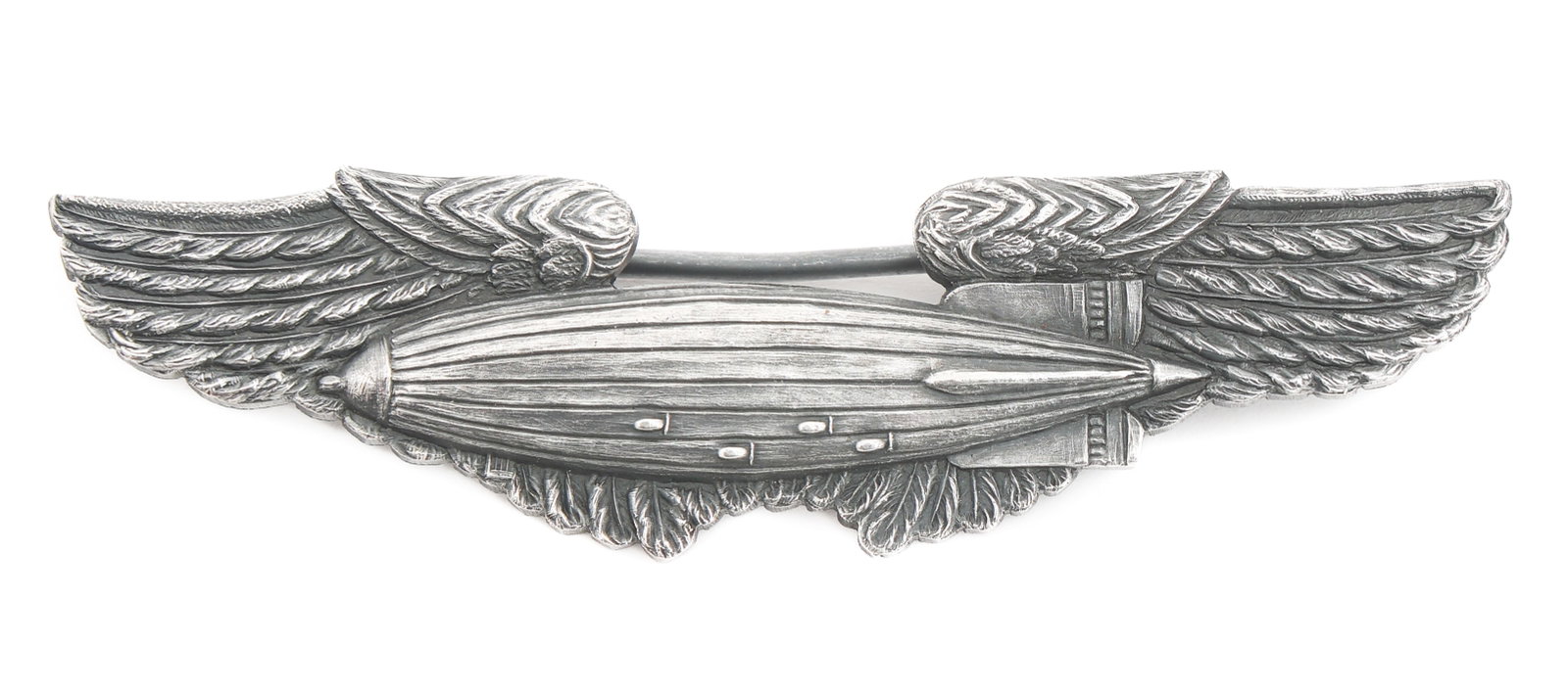 WWII USAAF AIRSHIP PILOT 3" PILOT WINGS MARKED G: WWII USAAF AIRSHIP PILOT 3" PILOT WINGS MARKED G Goodyear Zeppelin Co 3" Pilot Wings. Marked G on the reverse. Provenance: Lifetime Military Memorabilia & Arms Collection of Peter L. Knepton (1956-202