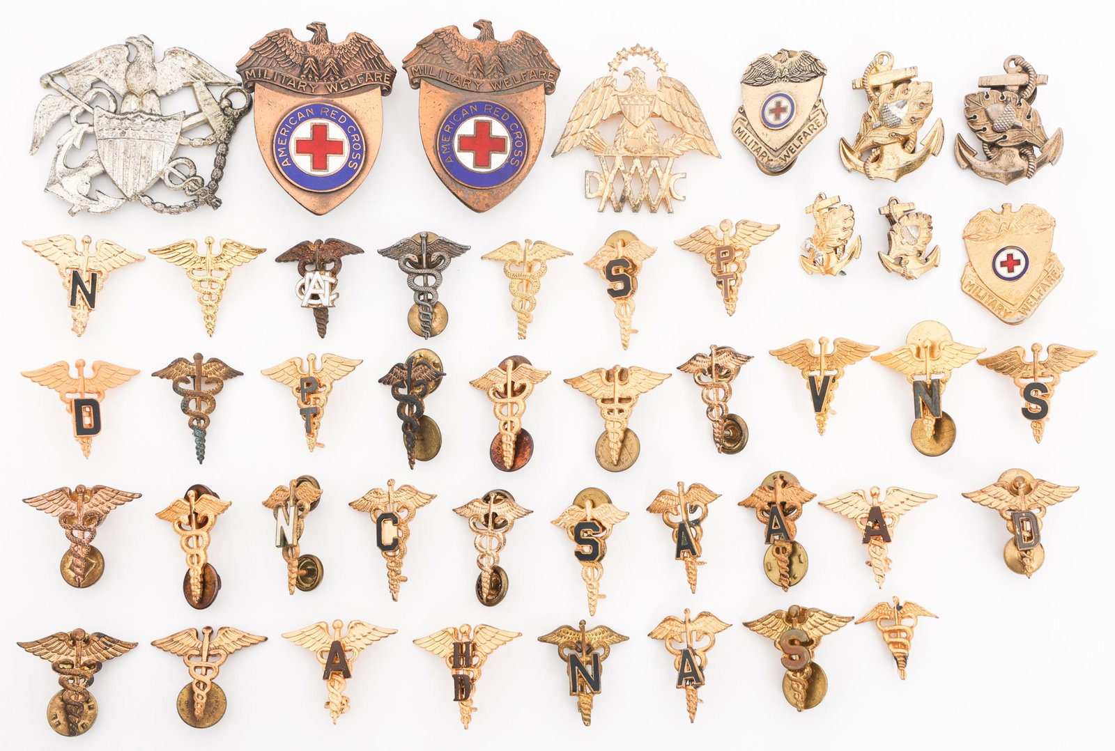 WWII US ARMY MEDIC, ARC PINS & COLLAR BADGES (1 of 16)