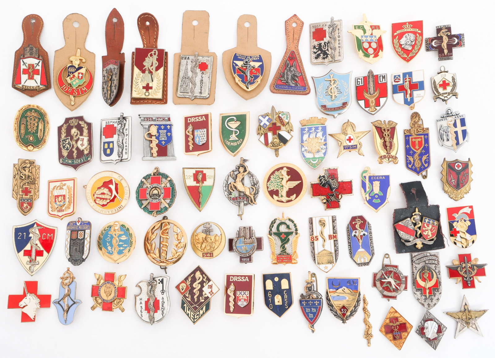 FRENCH ARMY & MEDICAL UNIT INSIGNIA (1 of 18)