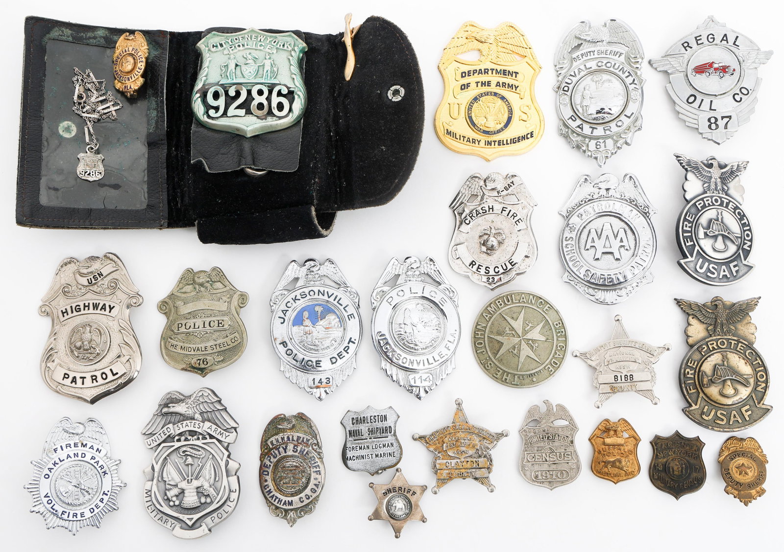 OBSOLETE US SHERIFF, FIREFIGHTER, AND MP BADGES (1 of 17)