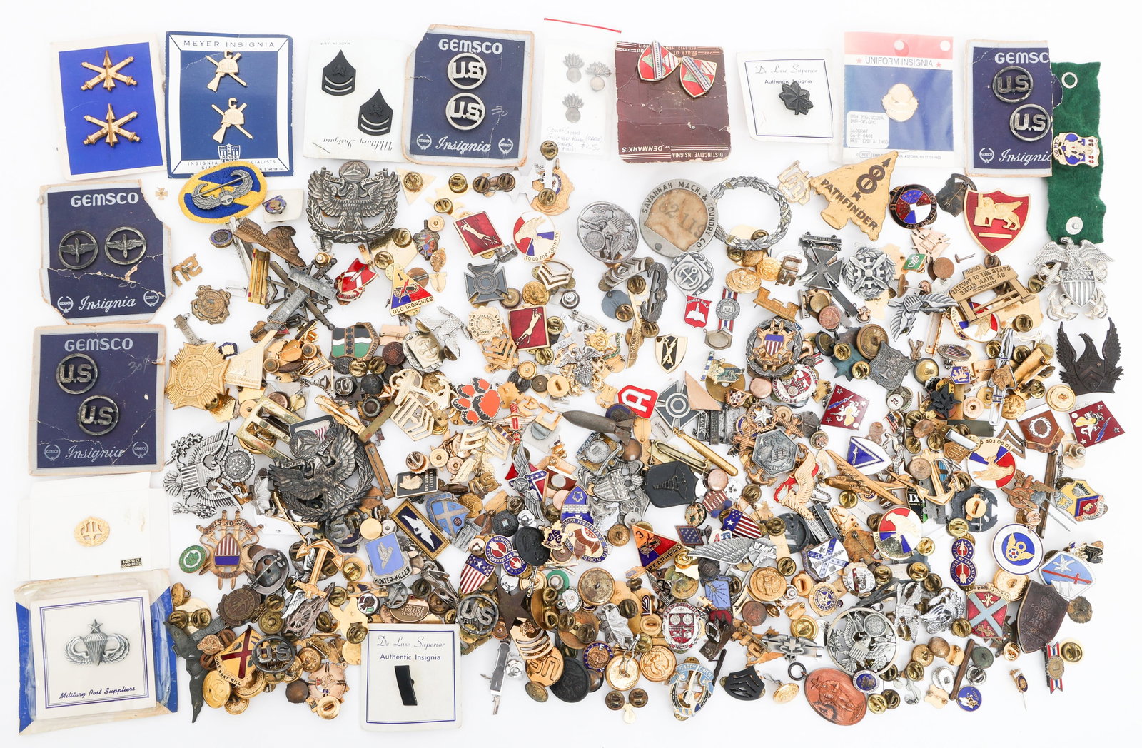 COLD WAR - CURRENT US ARMED FORCES PINS & BADGES (1 of 18)