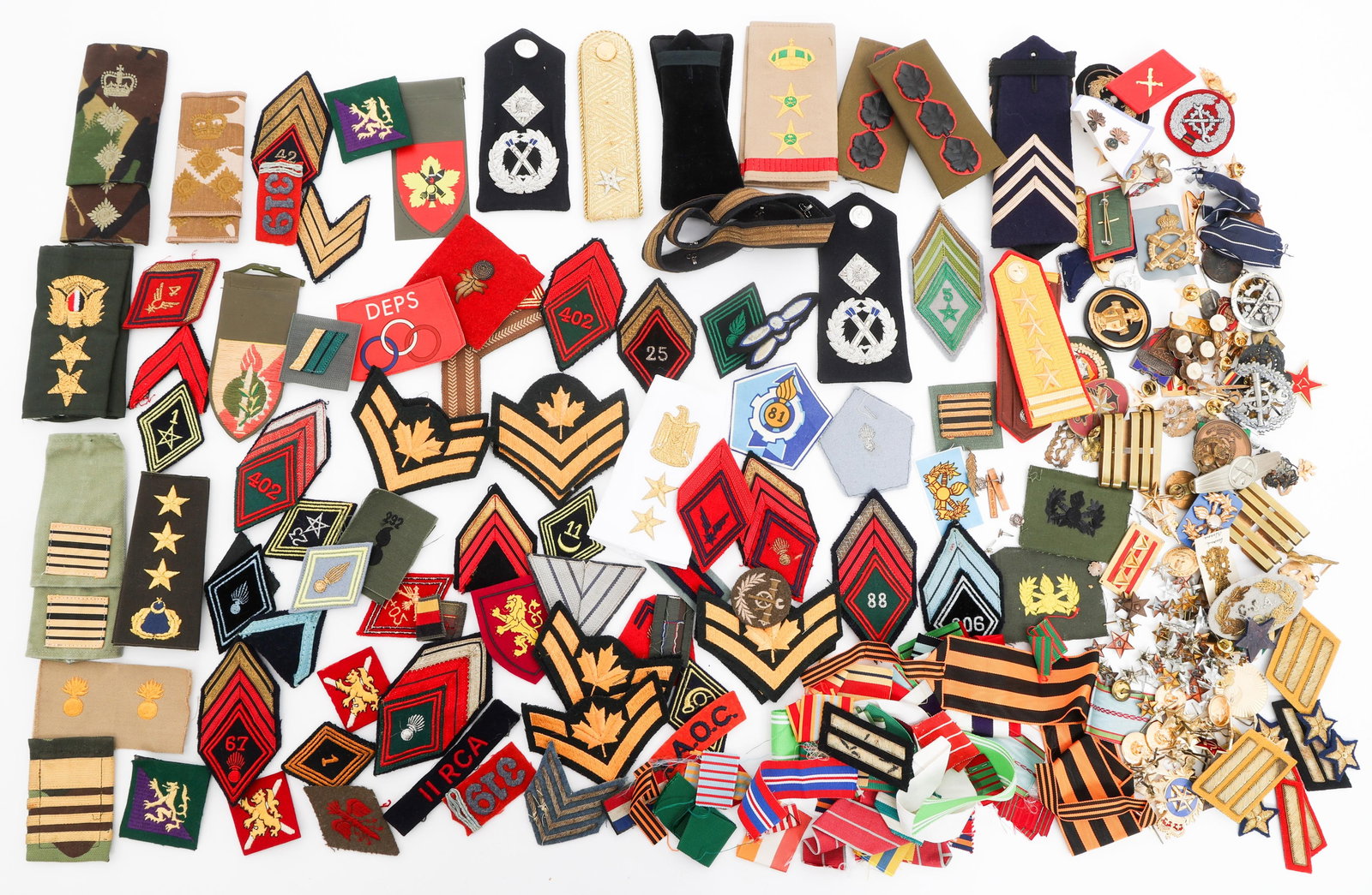 COLD WAR WORLD MILITARY INSIGNIA, BADGES & PATCHES (1 of 15)