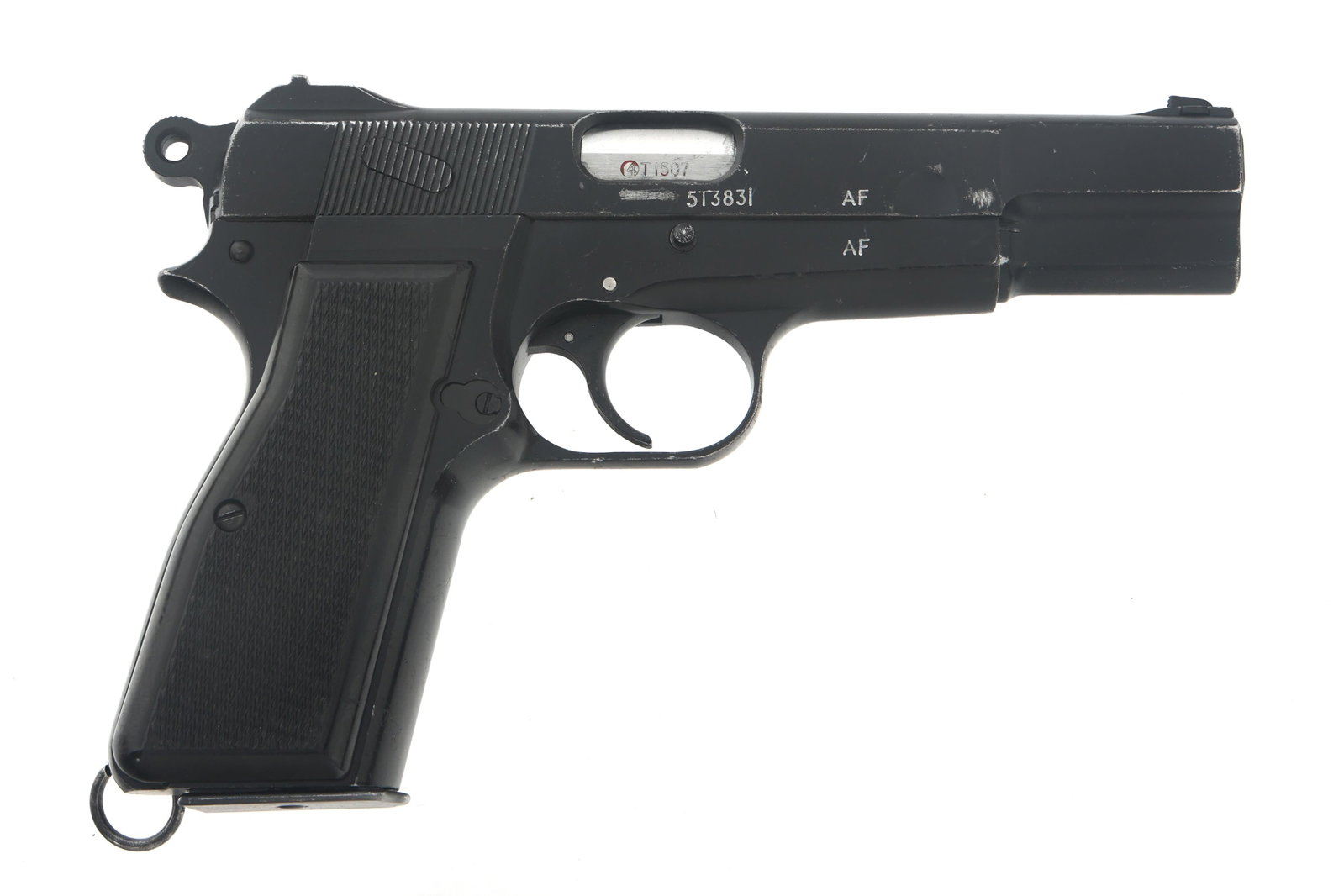 CANADIAN INGLIS MODEL No 2 Mk I* 9mm CAL PISTOL (1 of 13)