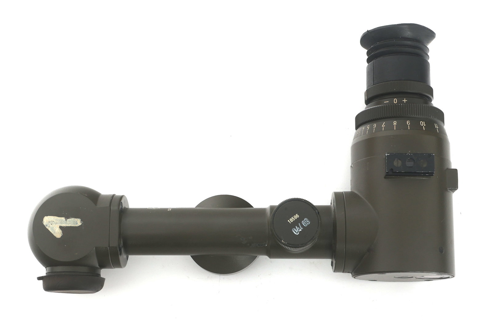 HENSOLDT WETZLAR MG3 SCOPE: HENSOLDT WETZLAR MG3 SCOPE 1969 dated German Hensoldt Wetzlar MG3 machine gun scope. 18596 and 04/69 stamped on shade adjustment knob. 1 painted on left objective housing. Storage / transport case