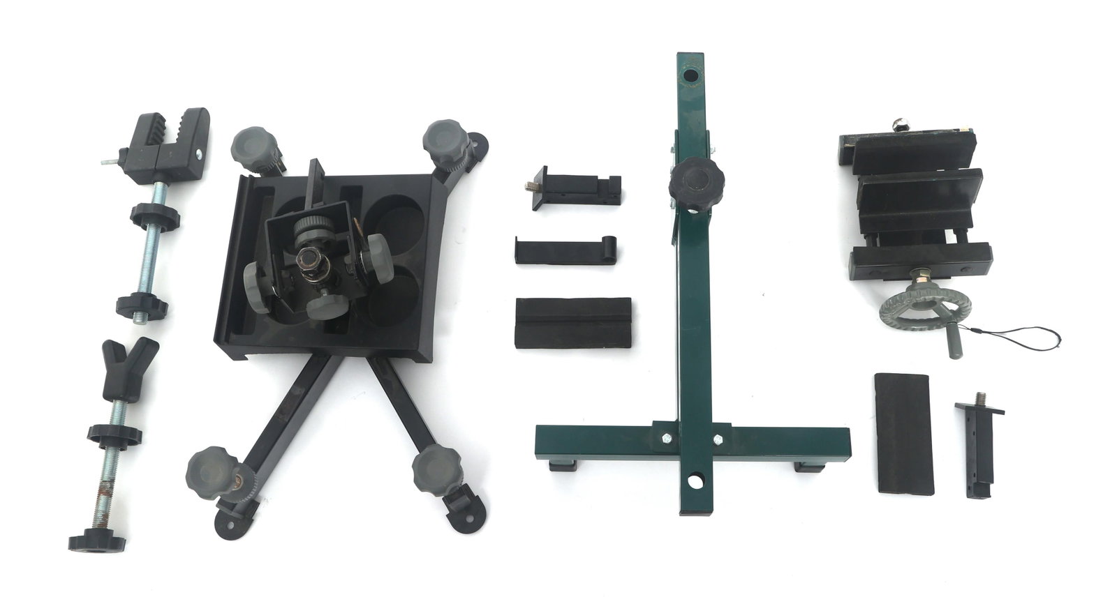 SAN ANGELO AND HYSKORE SHOOTING BENCH RESTS: SAN ANGELO AND HYSKORE SHOOTING BENCH RESTS San Angelo and Hyskore shooting bench rests. A) San Angelo Model Sure Shot shooting bench rest. Steel construction. Some parts may be missing. B) Hyskore