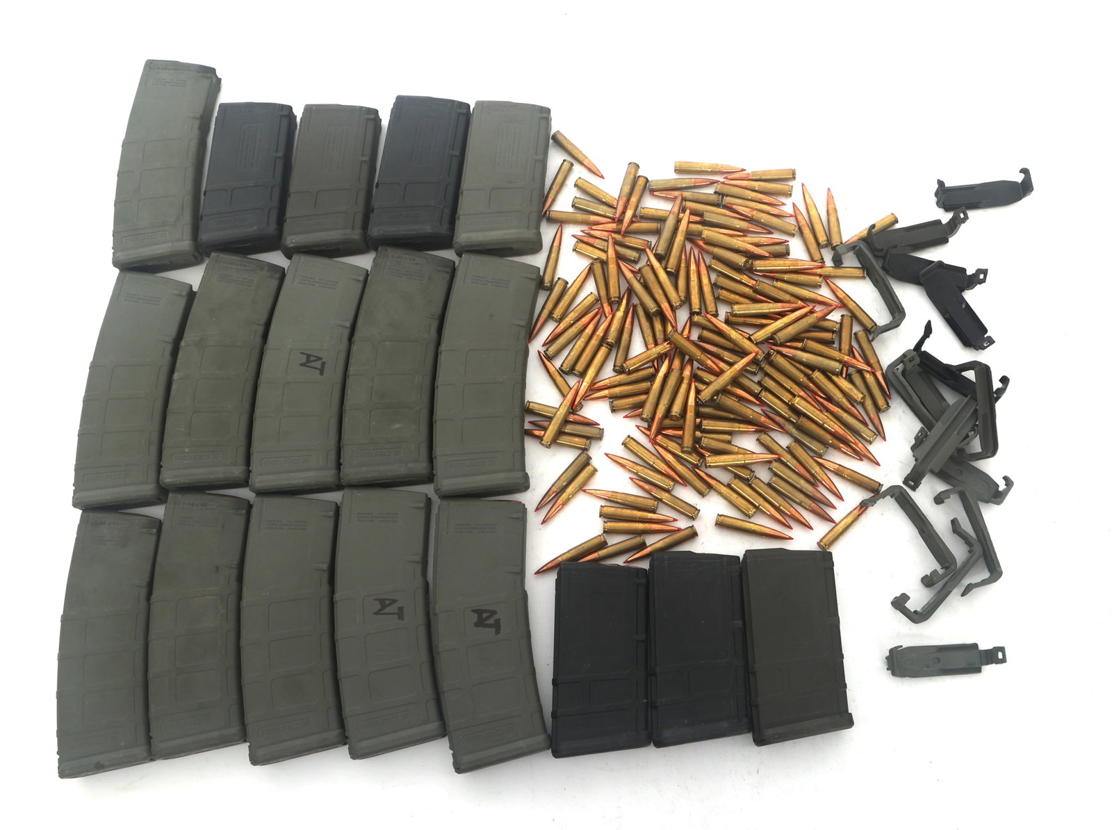 300 BLK CALIBER RIFLE AMMUNITION - 28 LBS TGW: 300 BLK CALIBER RIFLE AMMUNITION - 28 LBS TGW 28 Pounds total gross weight of .300 Blackout caliber rifle ammunition. Total gross weight includes magazines. Caliber / Gauge: 7.62x39mm Weight: 28 Pound